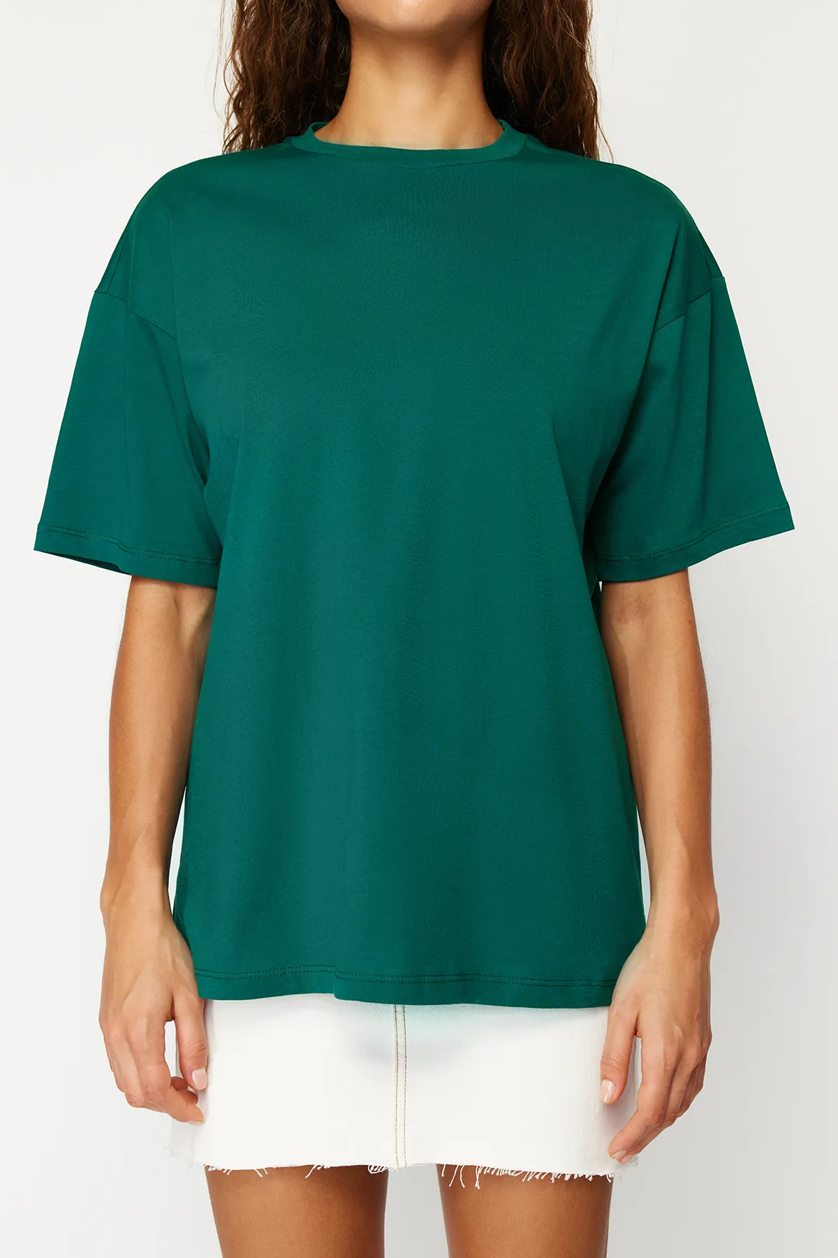 Trendyol Collection  Smaragdgrünes, übergroßes/weites Strick-T-Shirt mit Rundhalsausschnitt, 100 % Baumwolle, TWOSS20TS0134