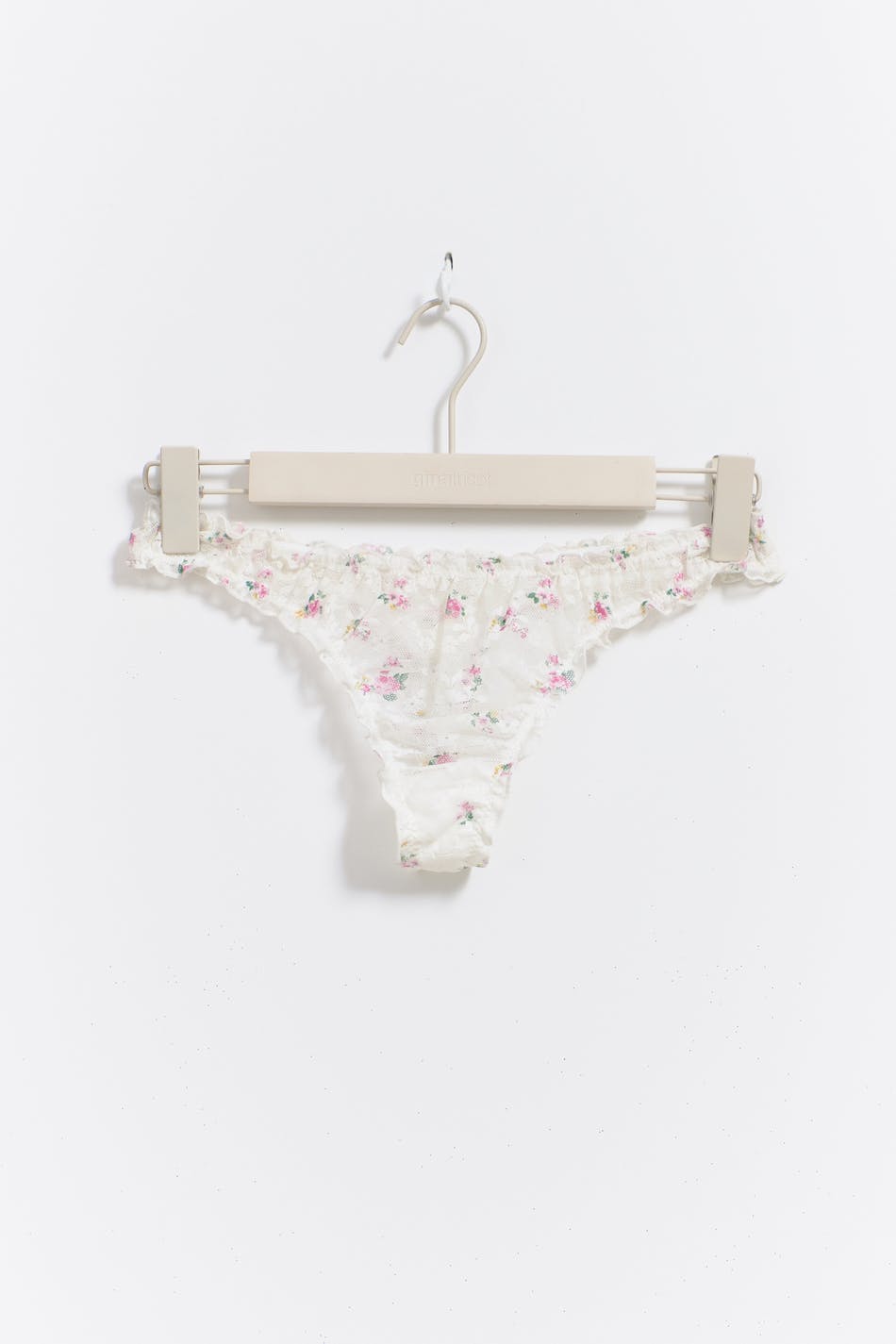 Frill lace string