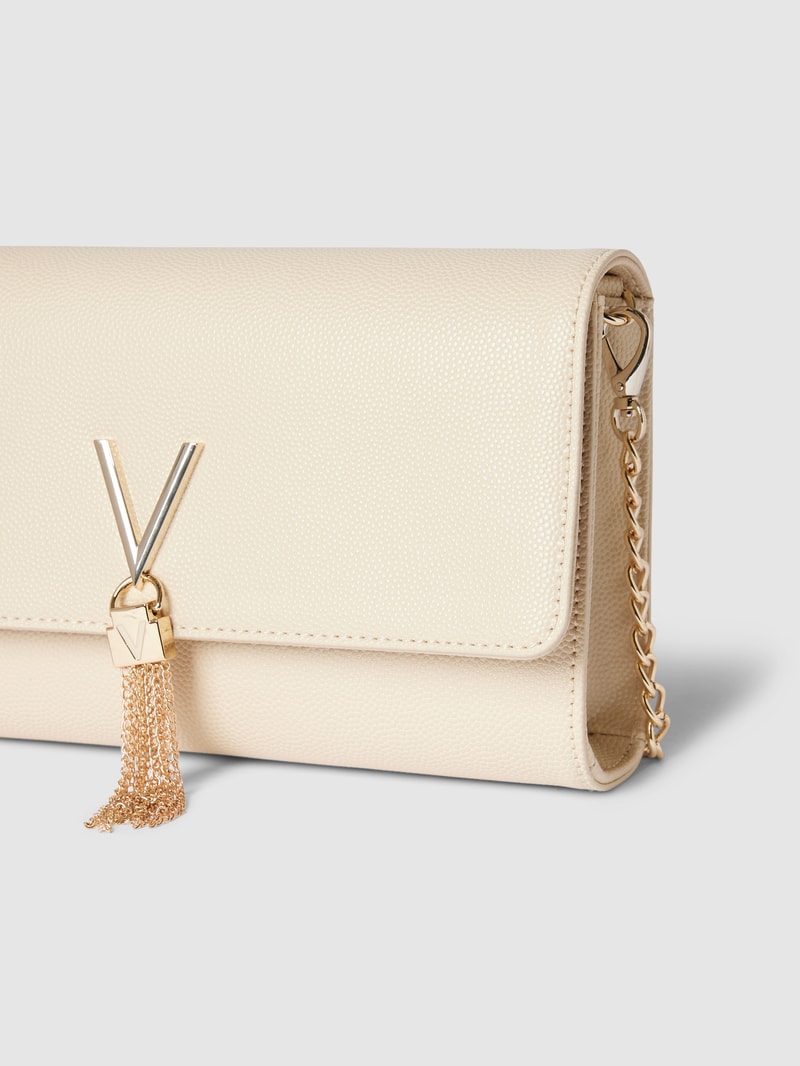 Clutch mit Label-Applikation Modell 'DIVINA' in beige