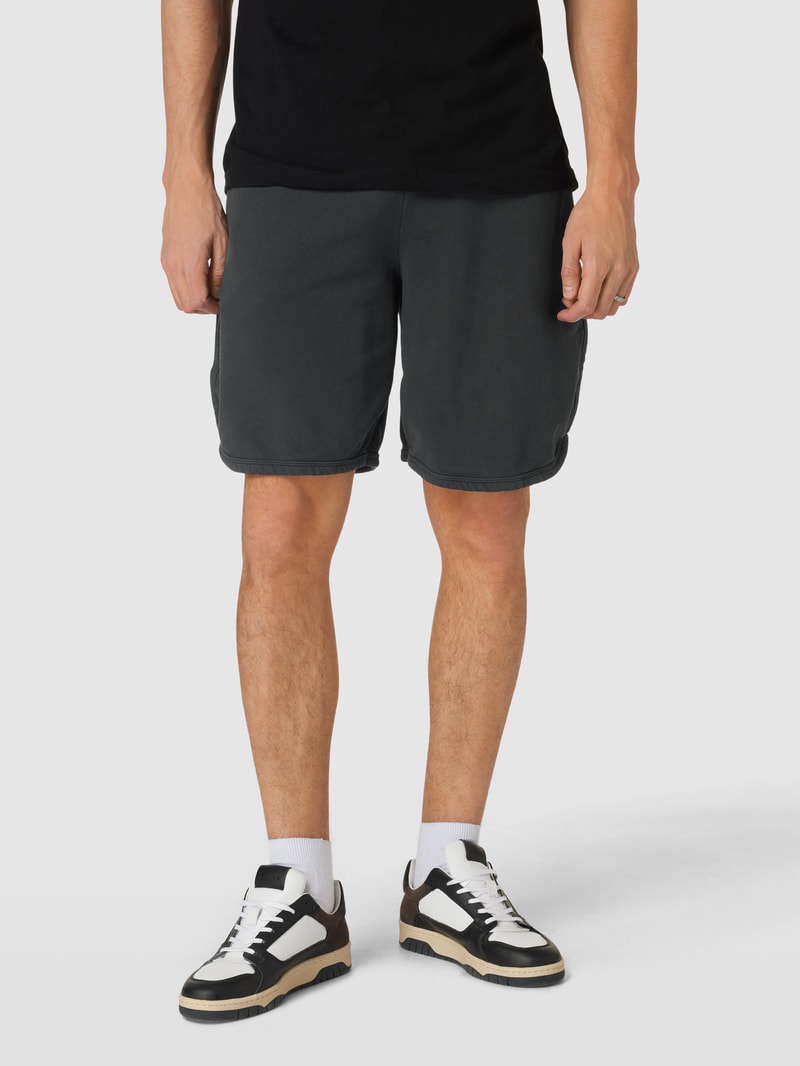 Shorts mit seitlichen Eingrifftaschen Modell 'Nash' in schwarz