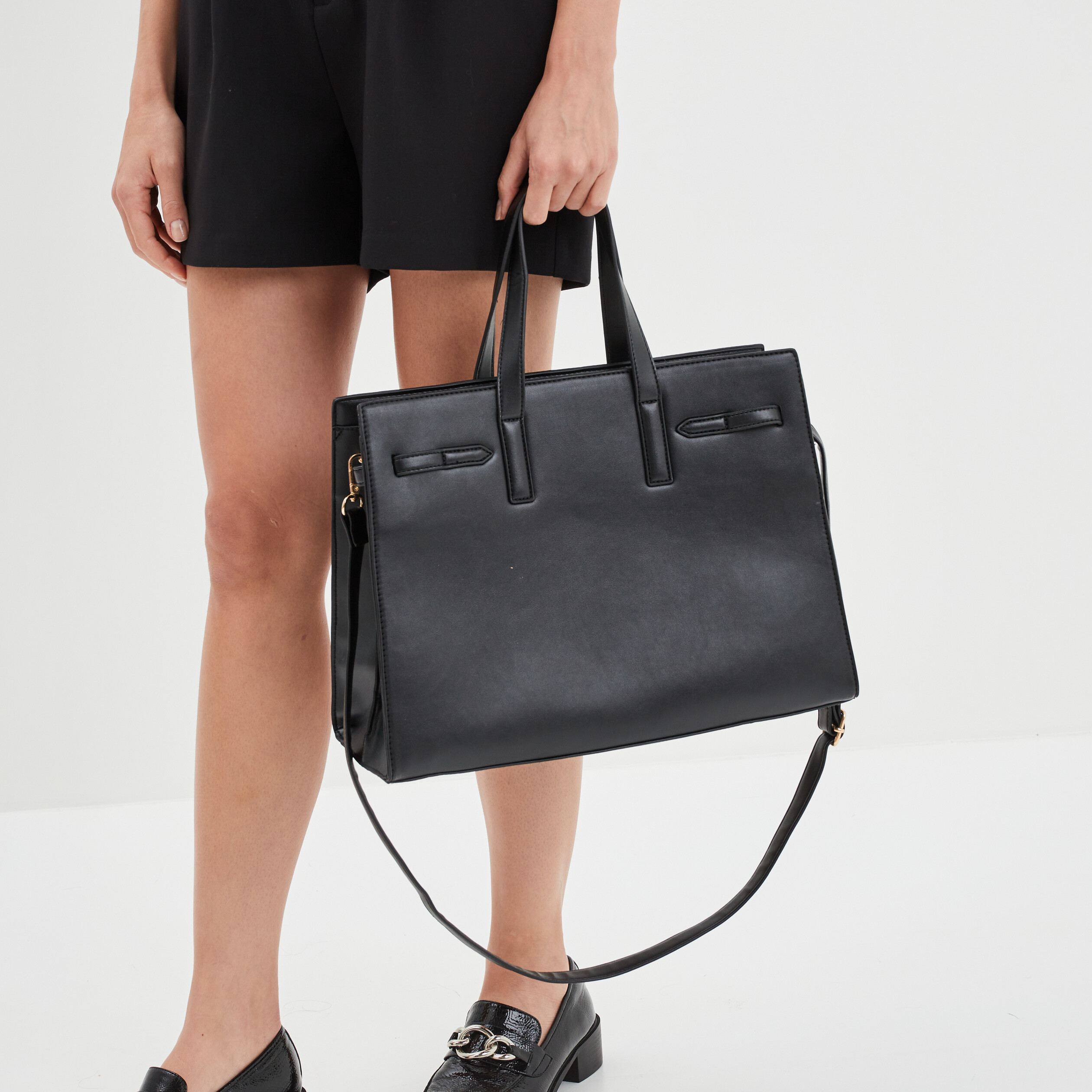Sac à main bandoulière trapèze noir femme | La Halle