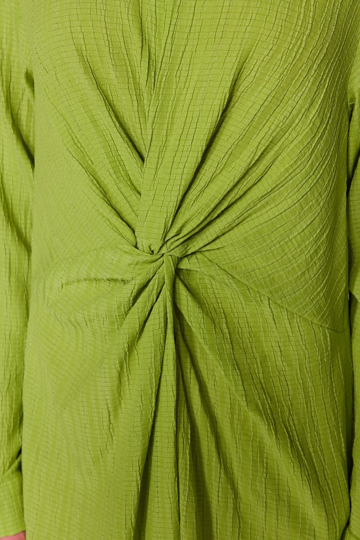 Trendyol Modest  Hellgrünes gewebtes Kleid mit Knoten vorne und Reißverschlussdetails TCTSS23EB00137