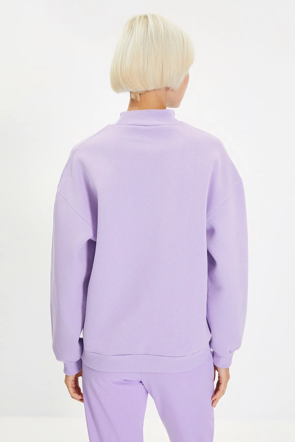 Trendyol Collection  Lila, dickes Fleece-Sweatshirt mit Stehkragen und entspannter/bequemer Passform, TWOAW20SW0584