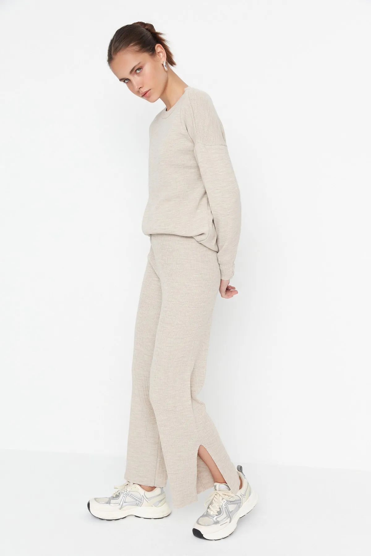 Trendyol Collection  Beige Wide Fit Basic-Hose Strickoberteil und -unterteil-Set TWOAW22AU0040
