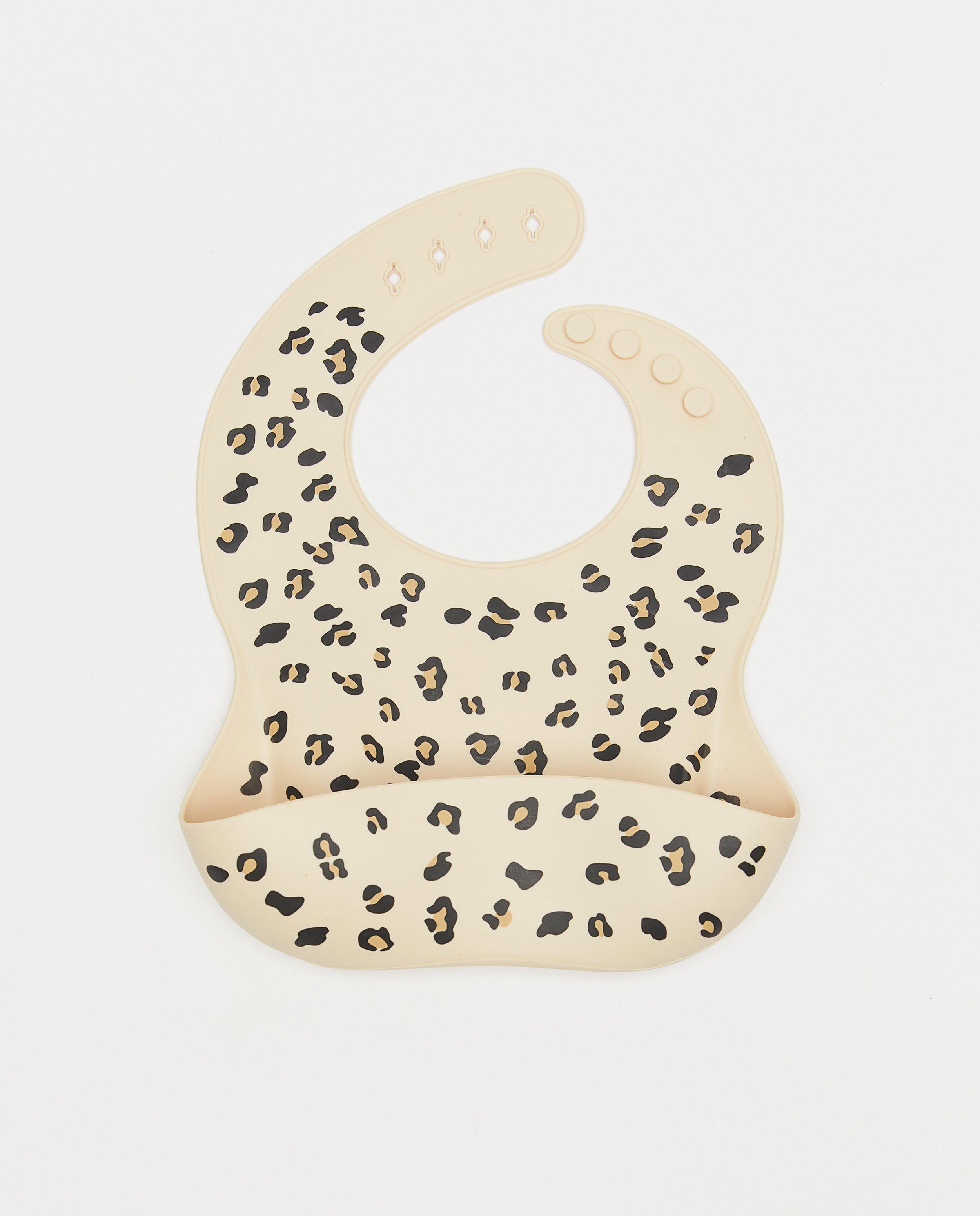 Chewies&more Silikonhaklapp med leopardmönster beige