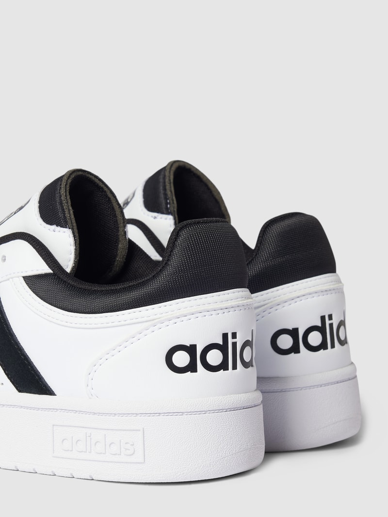 Sneaker mit Kontraststreifen in weiß