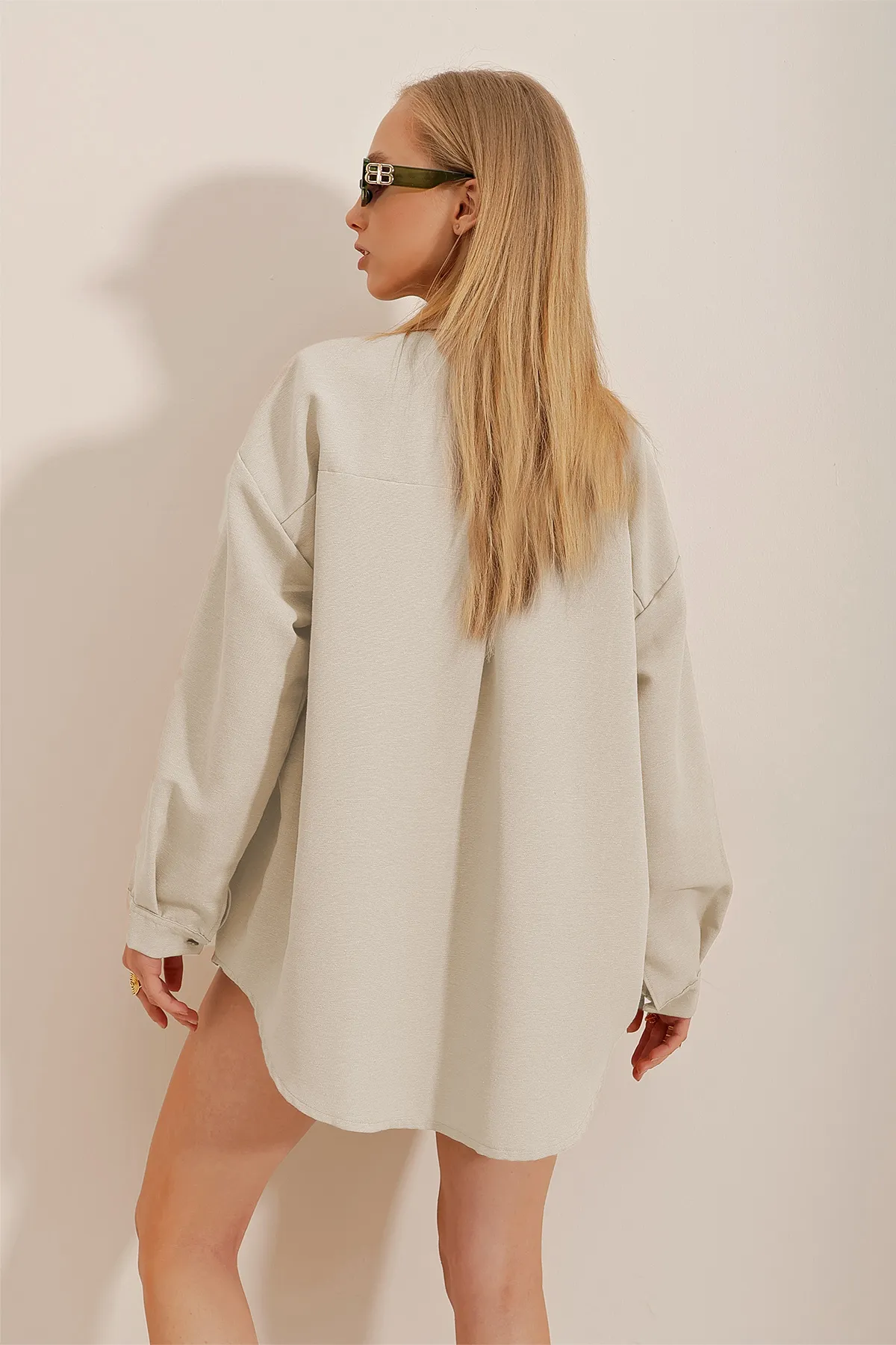 Trend Alaçatı Stili  Beiges Oversize-Leinenhemd für Damen ALC-X10343
