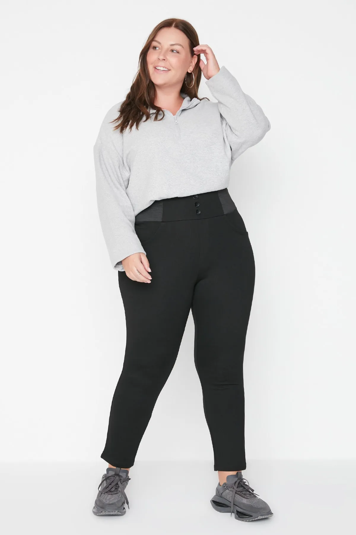 Trendyol Curve  Schwarze Skinny-Strickhose mit elastischem Bund TBBAW23AR00023