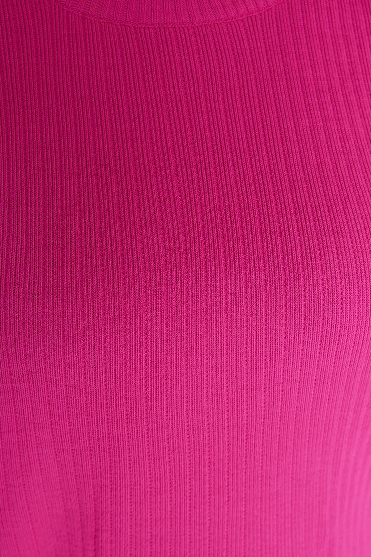 Trendyol Curve  Fuchsia - Strickpullover- und Hosen-Set mit Kordelzug und Rundhalsausschnitt TBBAW23CP00044