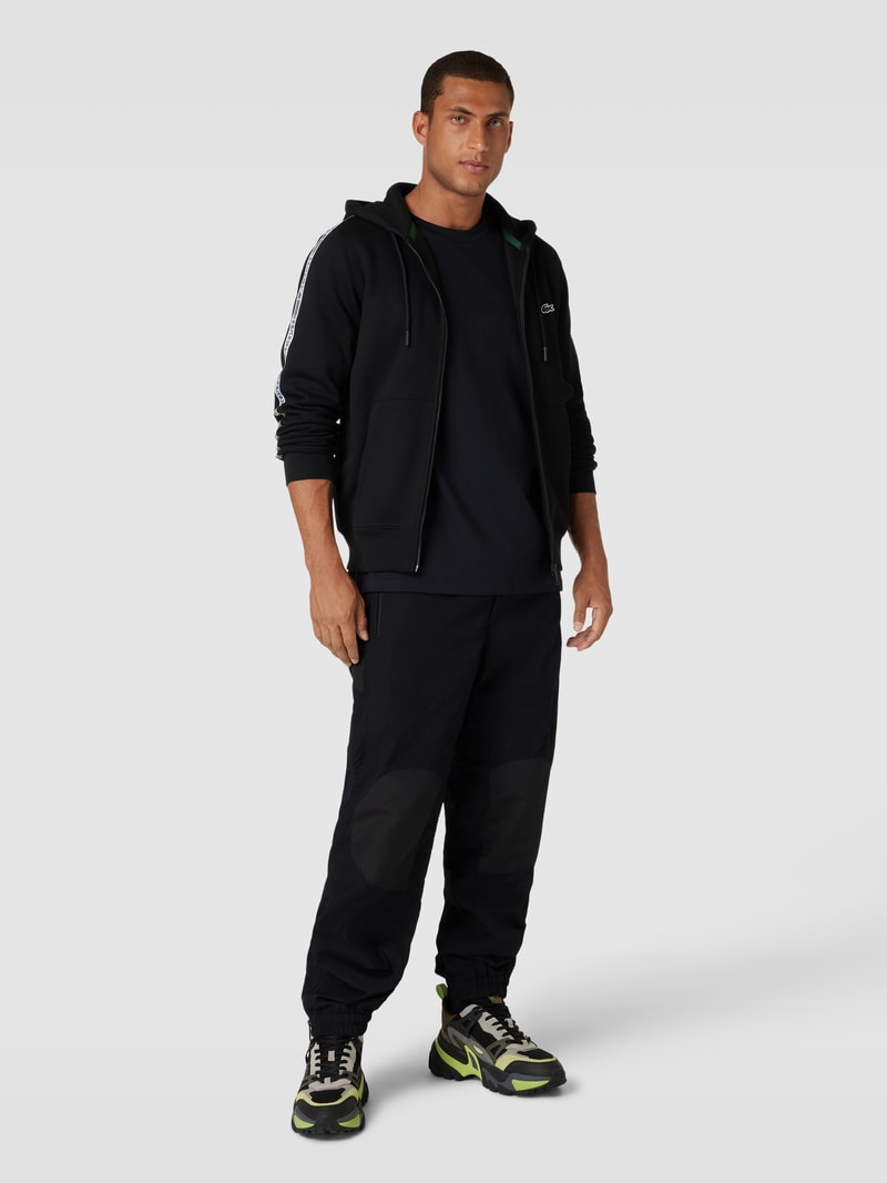 Sweatjacke mit Kapuze in schwarz