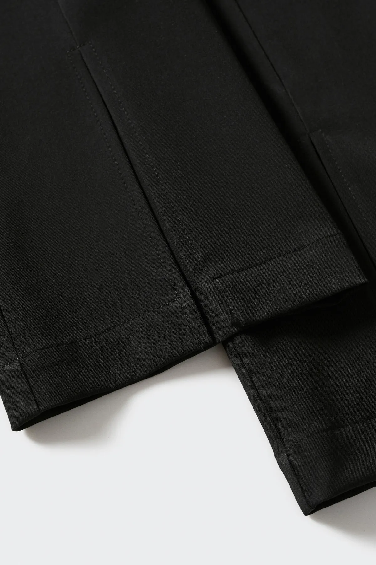 MANGO  Schwarze Damenhose 37034385