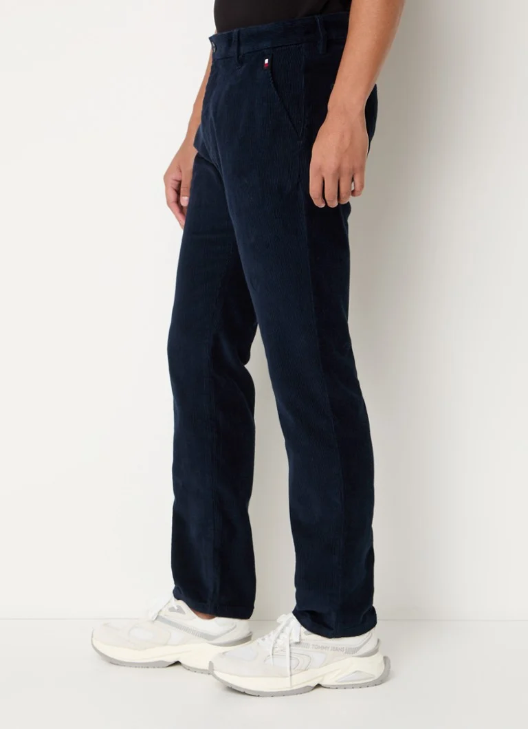 Pantaloni chino din catifea reiată Tommy Hilfiger Ryan, croială slim, cu buzunare laterale.