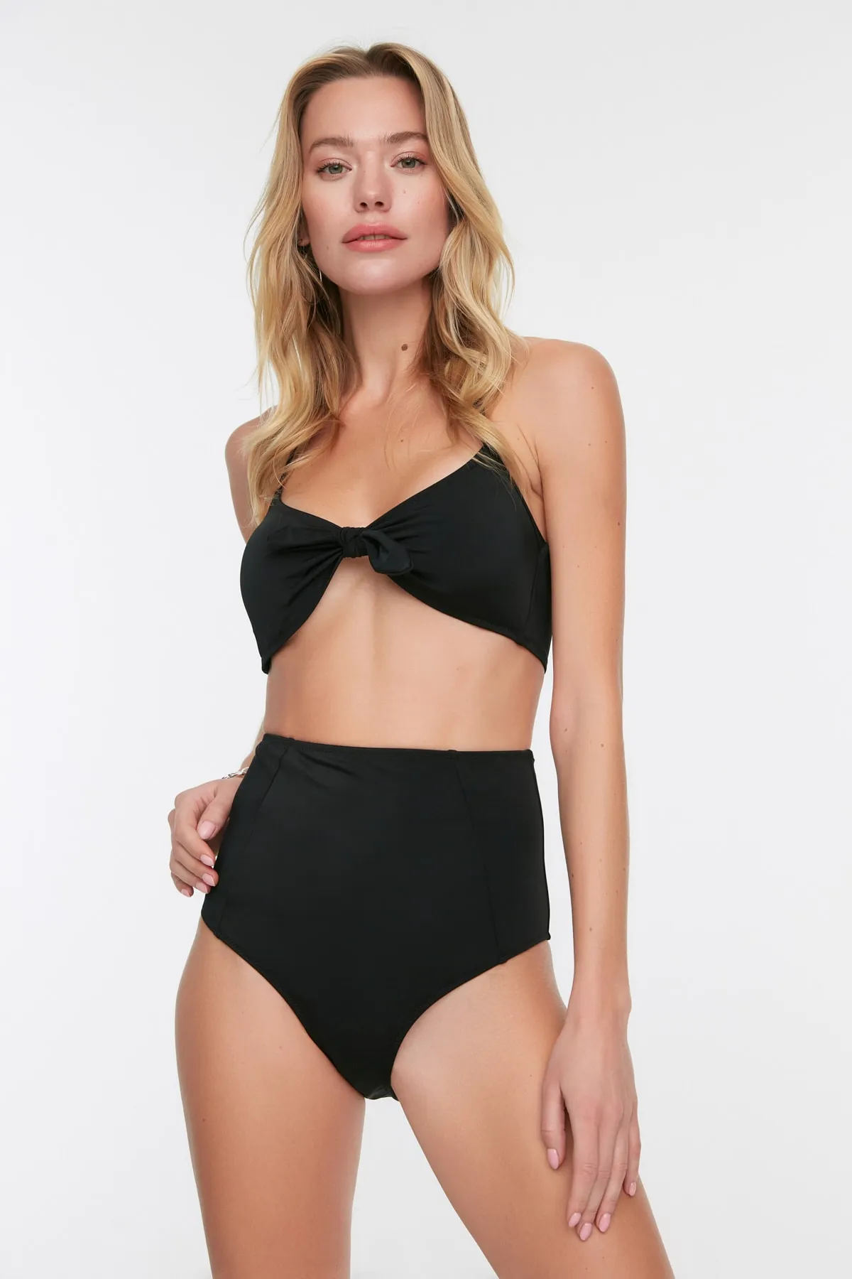 Trendyol Collection  Schwarze Hipster-Bikinihose mit hoher Taille TBESS21BA0070