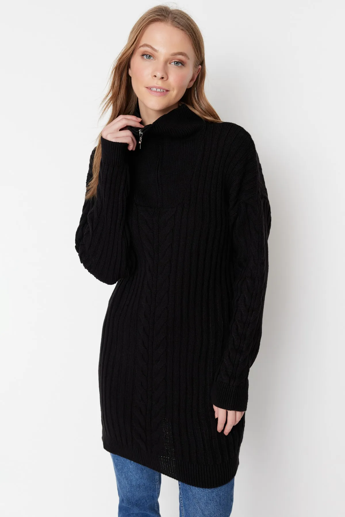 Trendyol Modest  Schwarzer Selanik-Strickpullover mit Reißverschluss TCTAW23AK00017