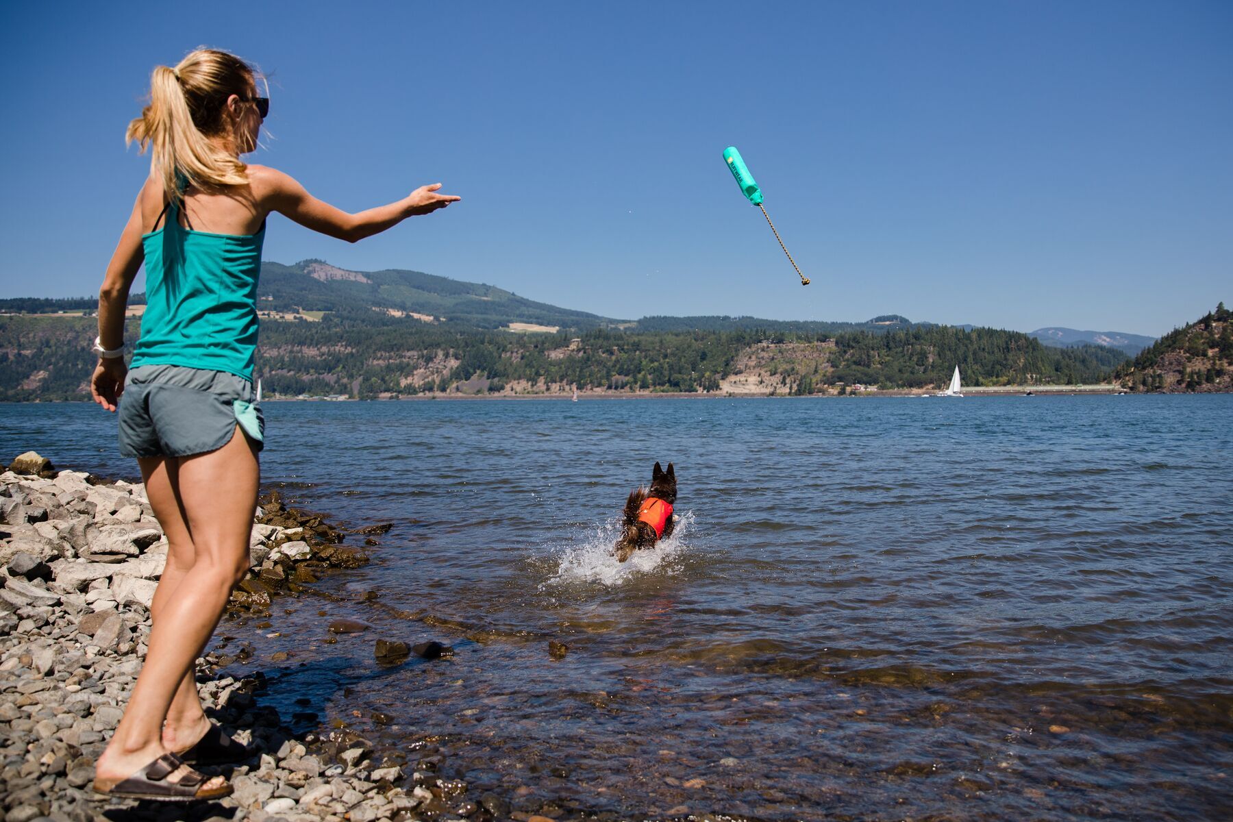 Ruffwear Wasserspielzeug Ruffwear Lunker™ Spielzeug blau/ türkis