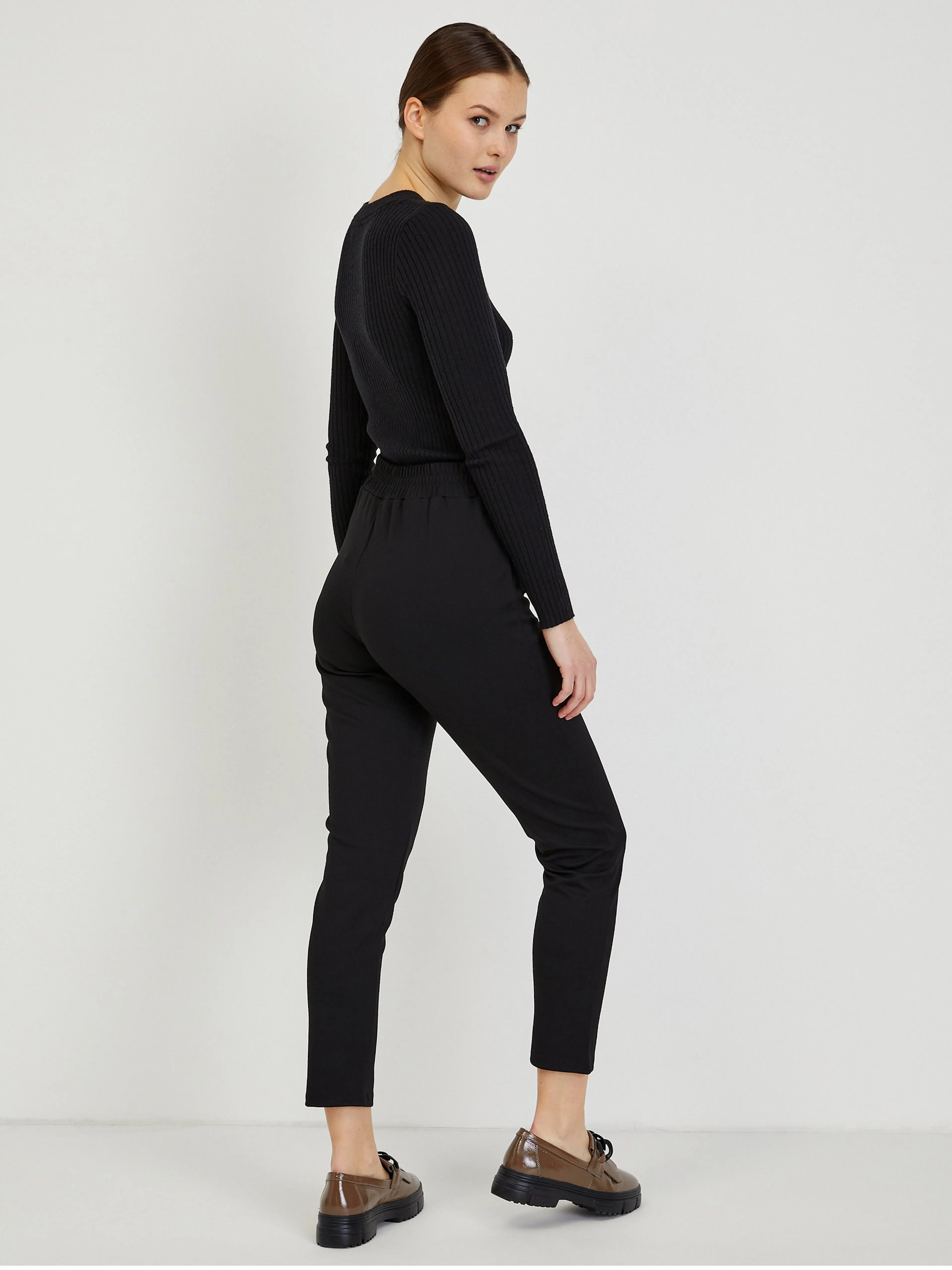 Schwarze Damen-Kurzhose ORSAY