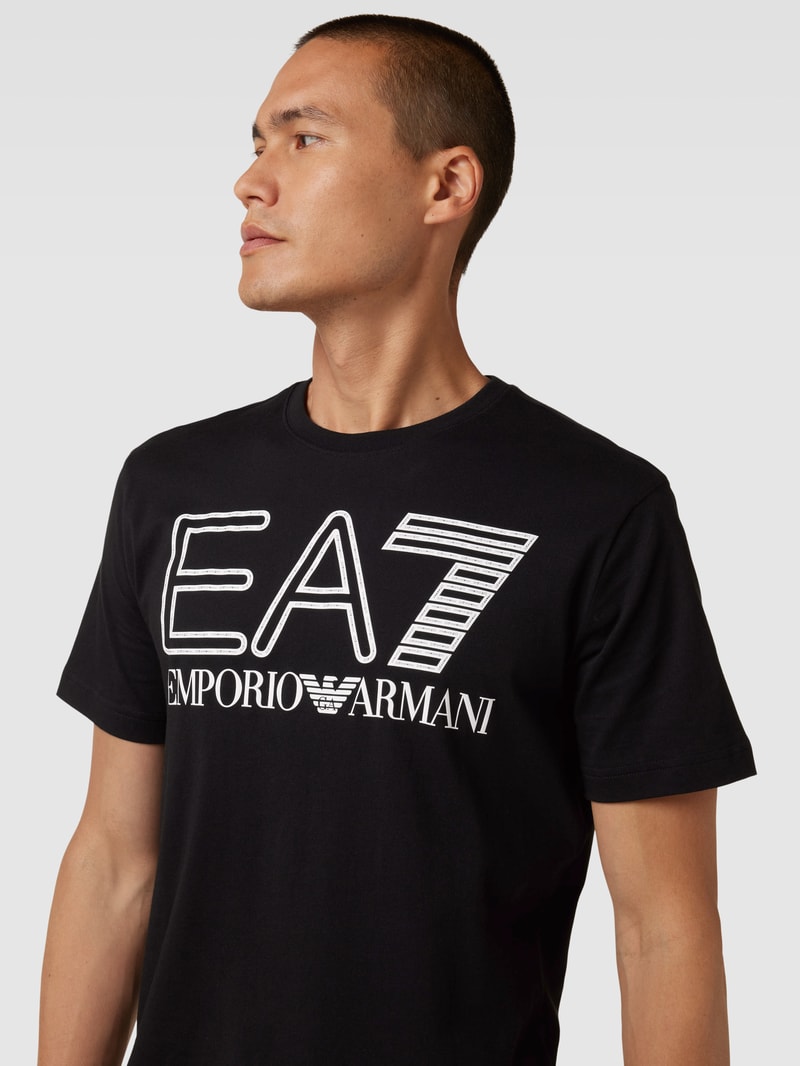T-Shirt mit Label-Print in schwarz