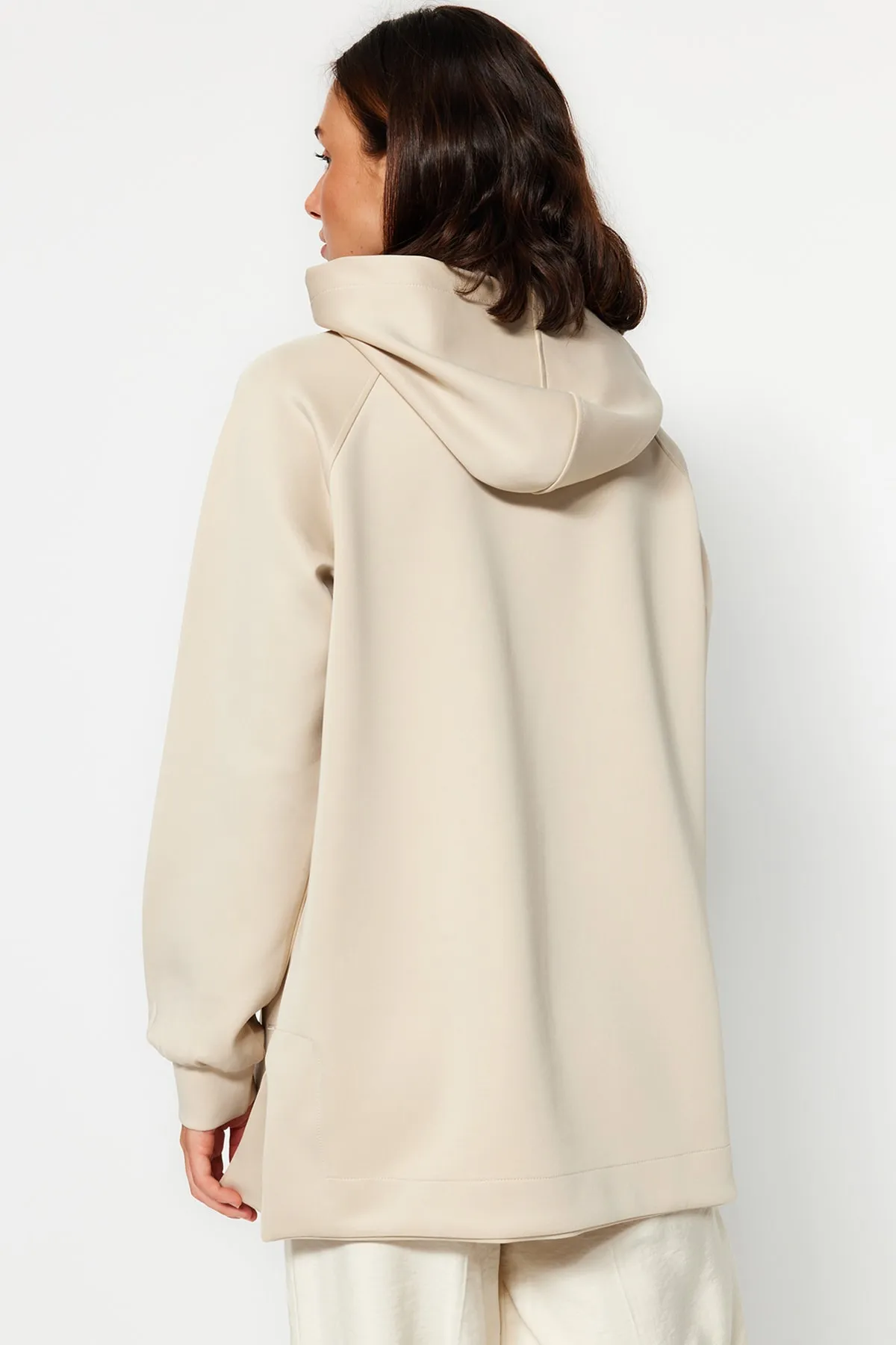 Trendyol Modest  Cremefarbenes Kapuzen-Tauch-/Tauch-Strick-Sweatshirt TCTAW24TW00002