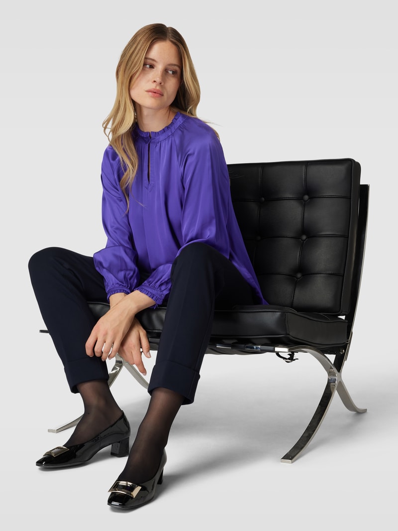 Bluse mit Volantsaum in lila