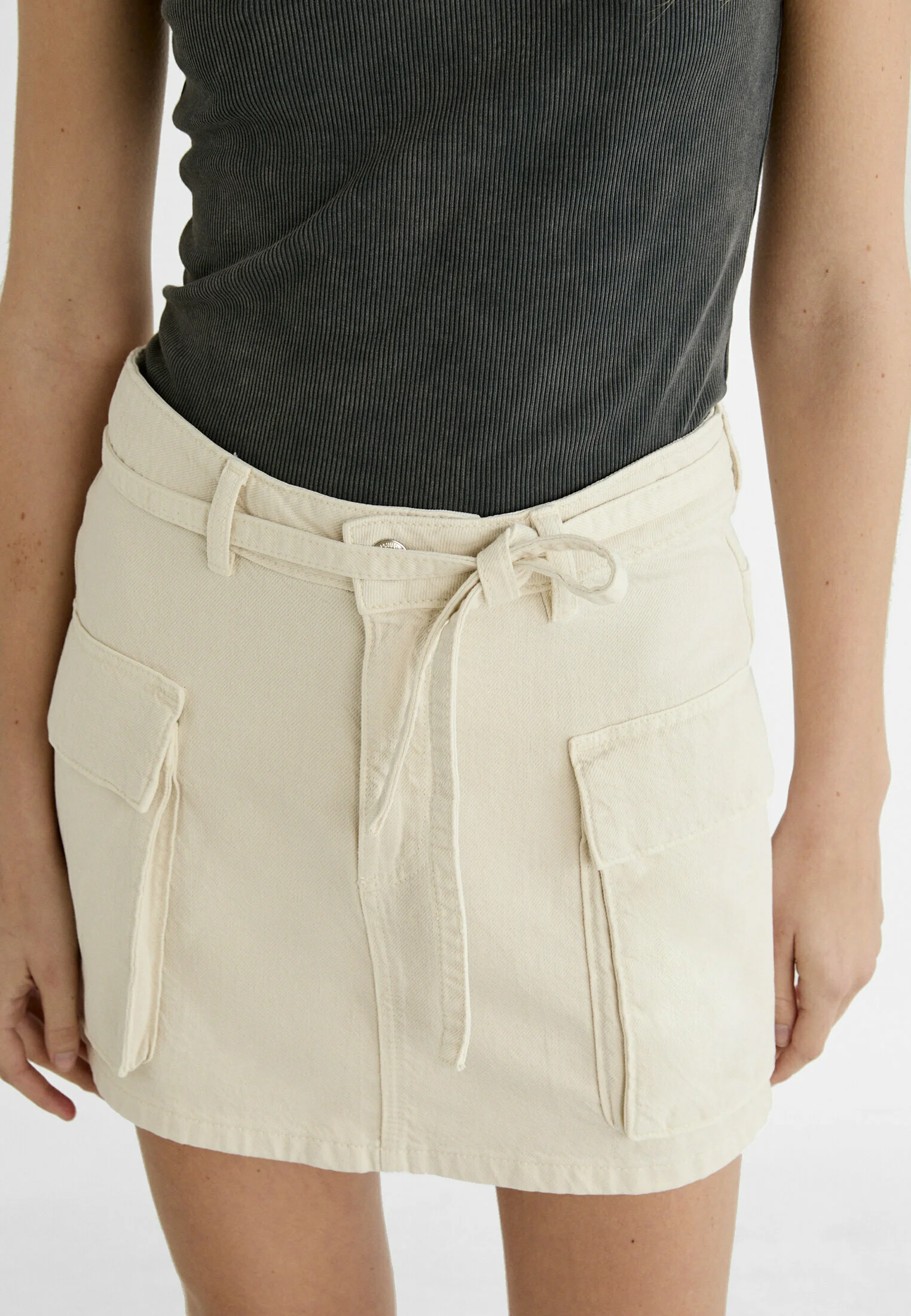 Falda acampanada de Stradivarius