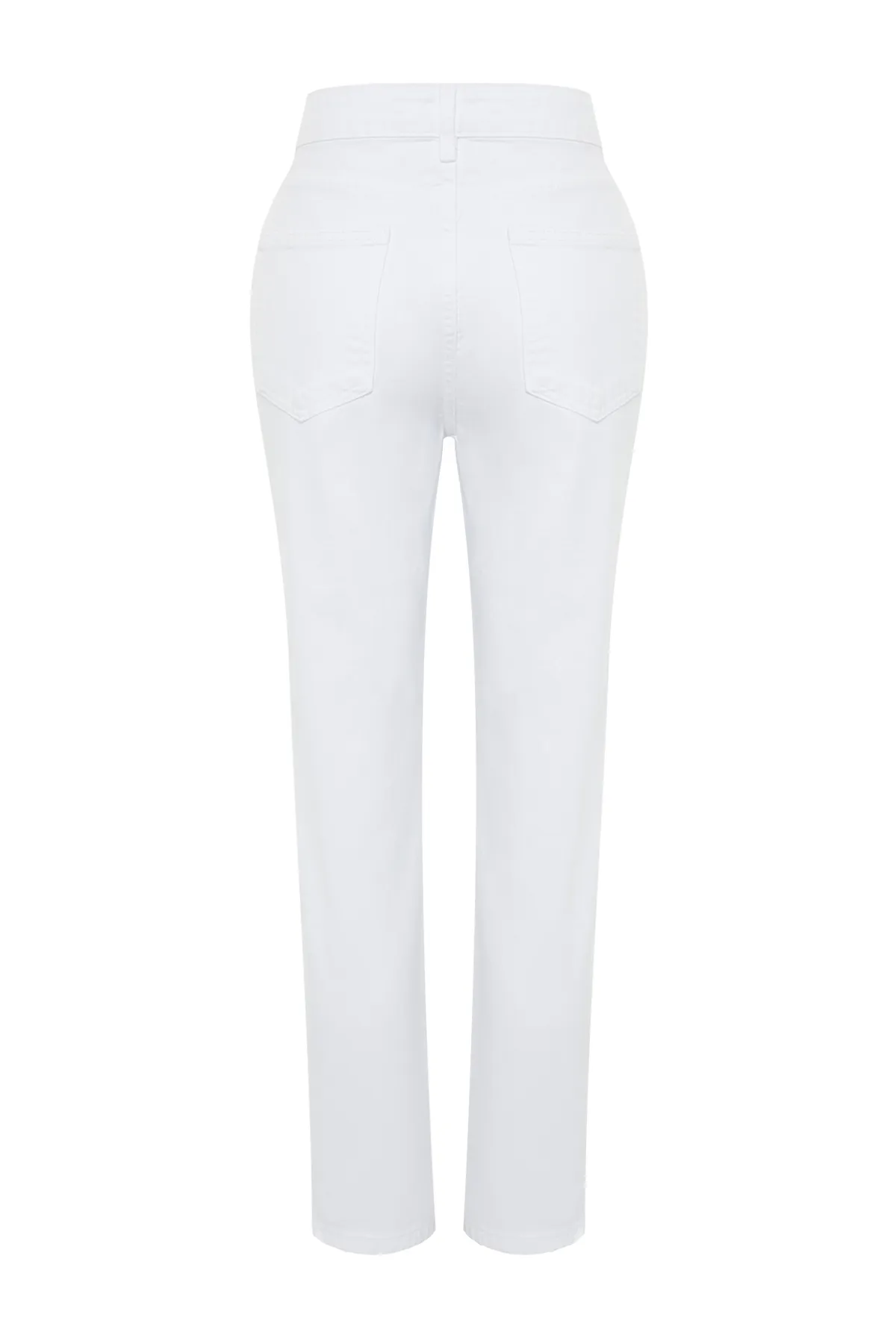 Trendyol Collection  Weiße Mom-Jeans mit hoher Taille und Knopfleiste vorne TWOSS24JE00138