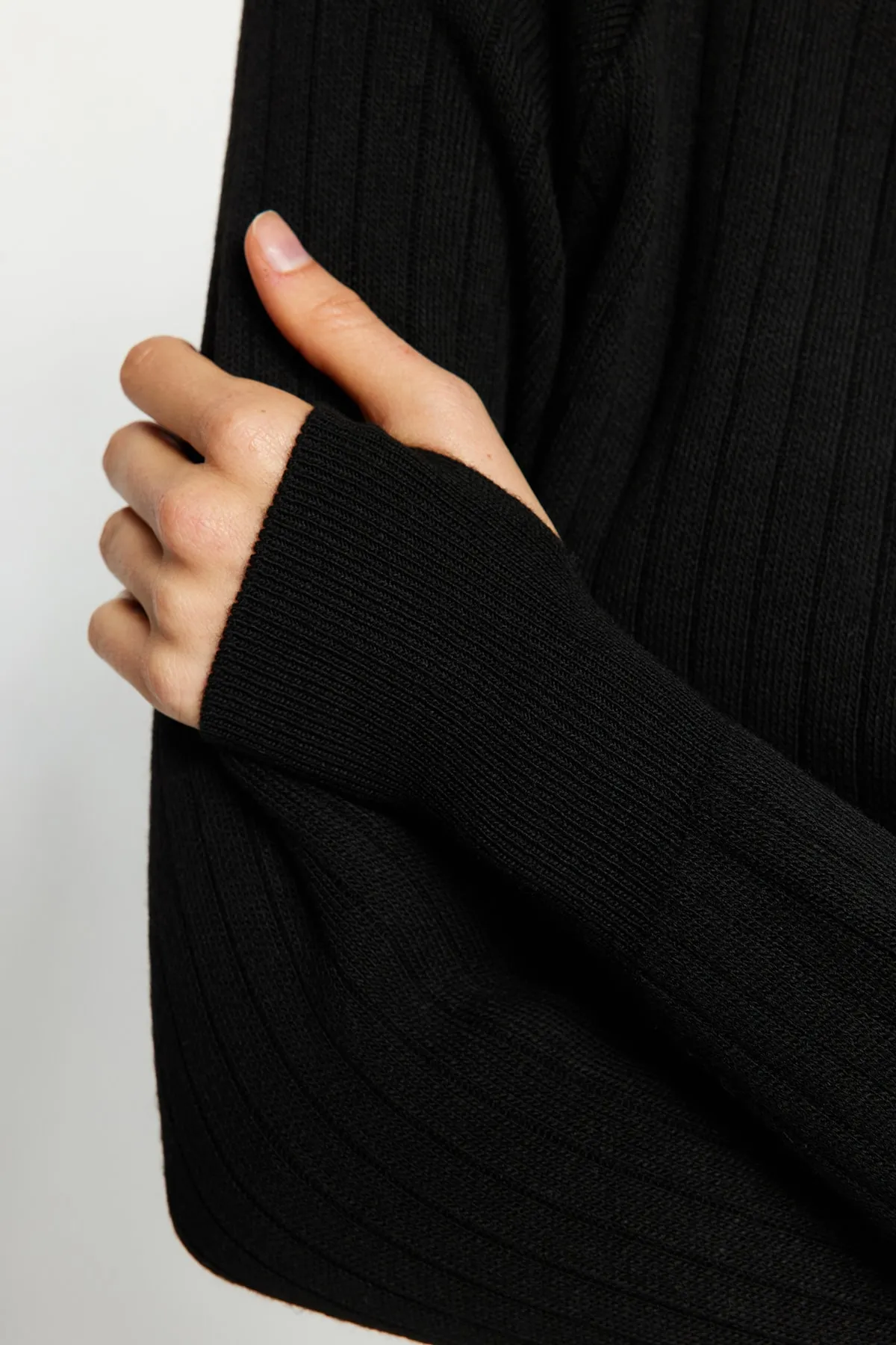 Trendyol Collection  Schwarzes, kurzes Strickoberteil und -unterteil-Set TWOAW24AU00033
