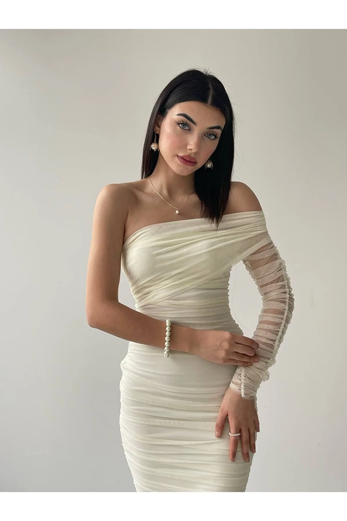 SONREİR  Midi-Tüllkleid mit einem Ärmel