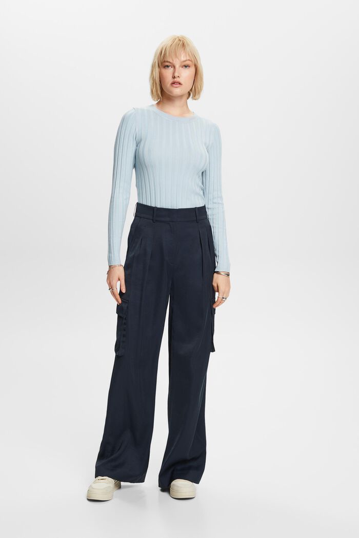 Cargohose mit hohem Bund und weitem Bein