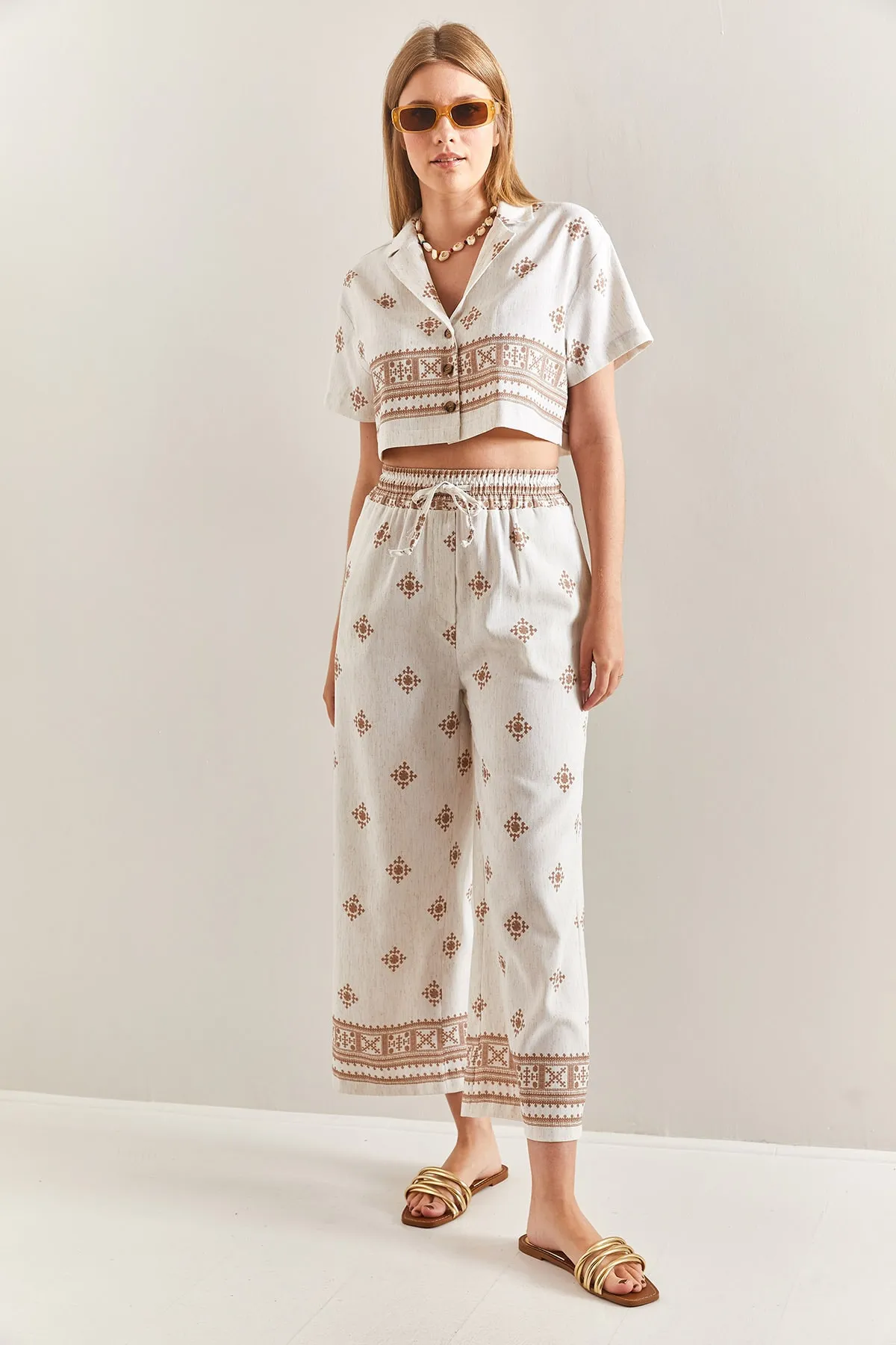 Bianco Lucci  Damen-Set mit kurzärmligen Ethno-Leinen-Crop-Hemdhosen