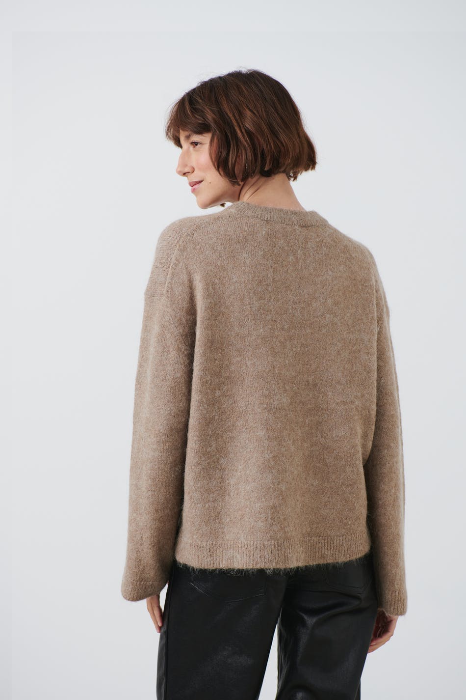 Crew neck knitted sweater