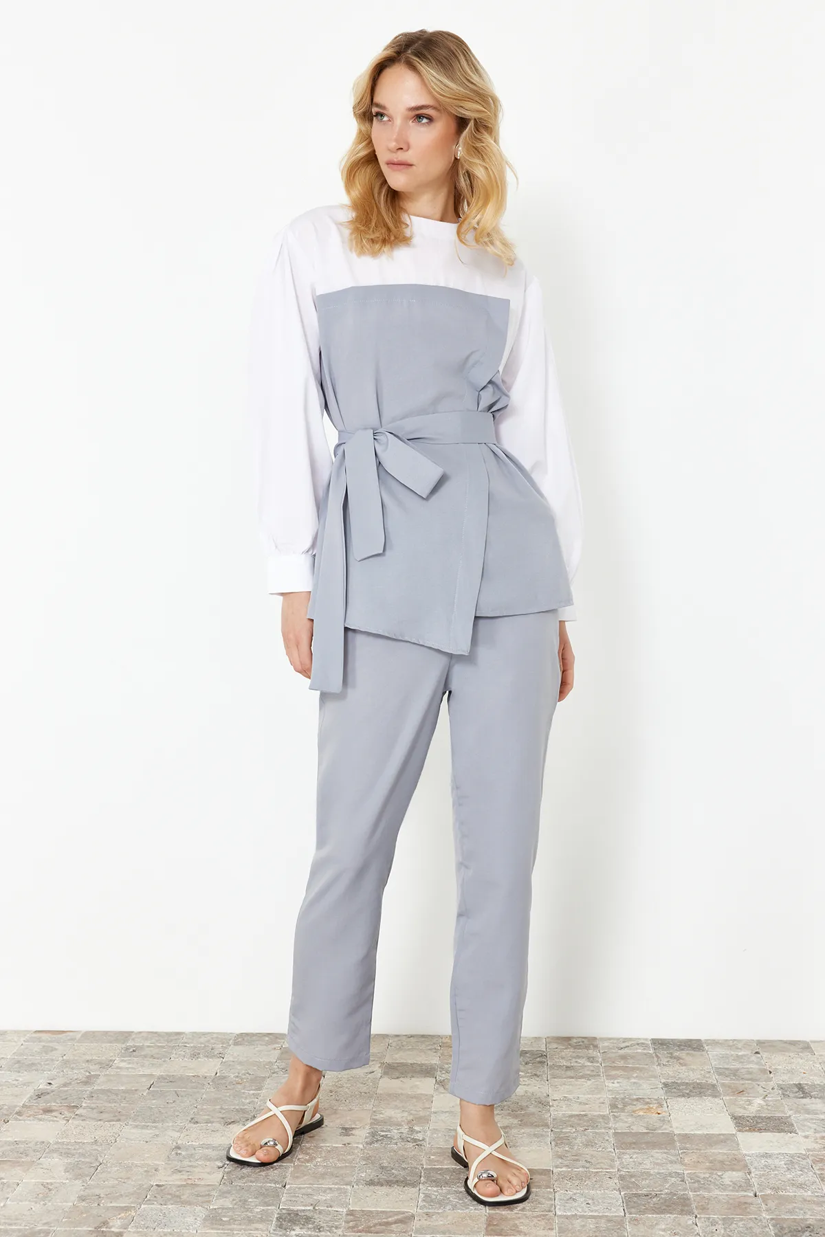 Trendyol Modest  Baumwollgewebtes graues Blockset - Unteres und oberes Set TCTSS24US00066