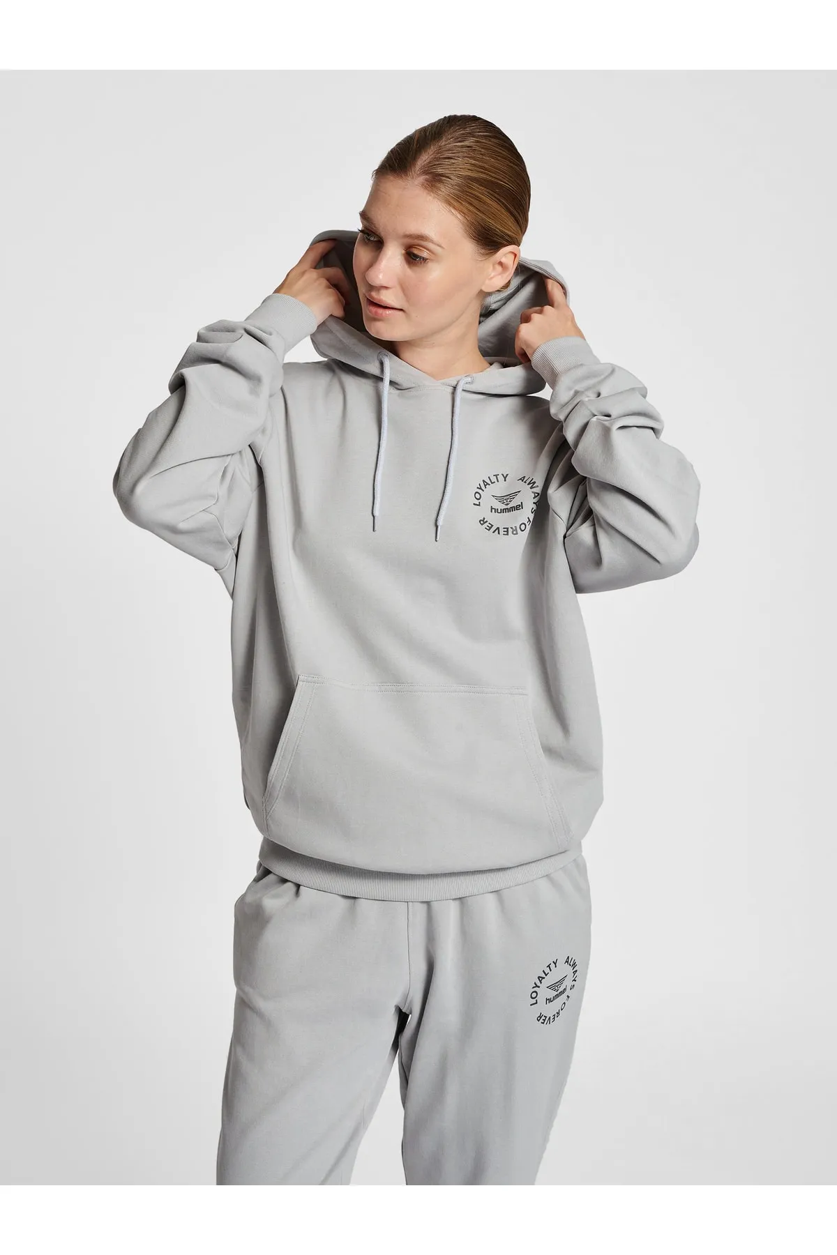 hummel  Sweatshirt - Grau - Regular Fit
