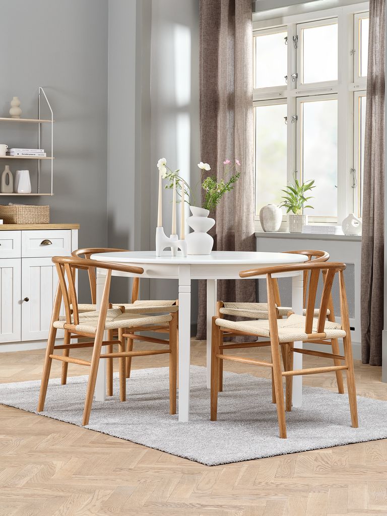 KIRKEBY GUDERUP KIRKEBY Ø110 stół biały 4 GUDERUP krzesło dąb