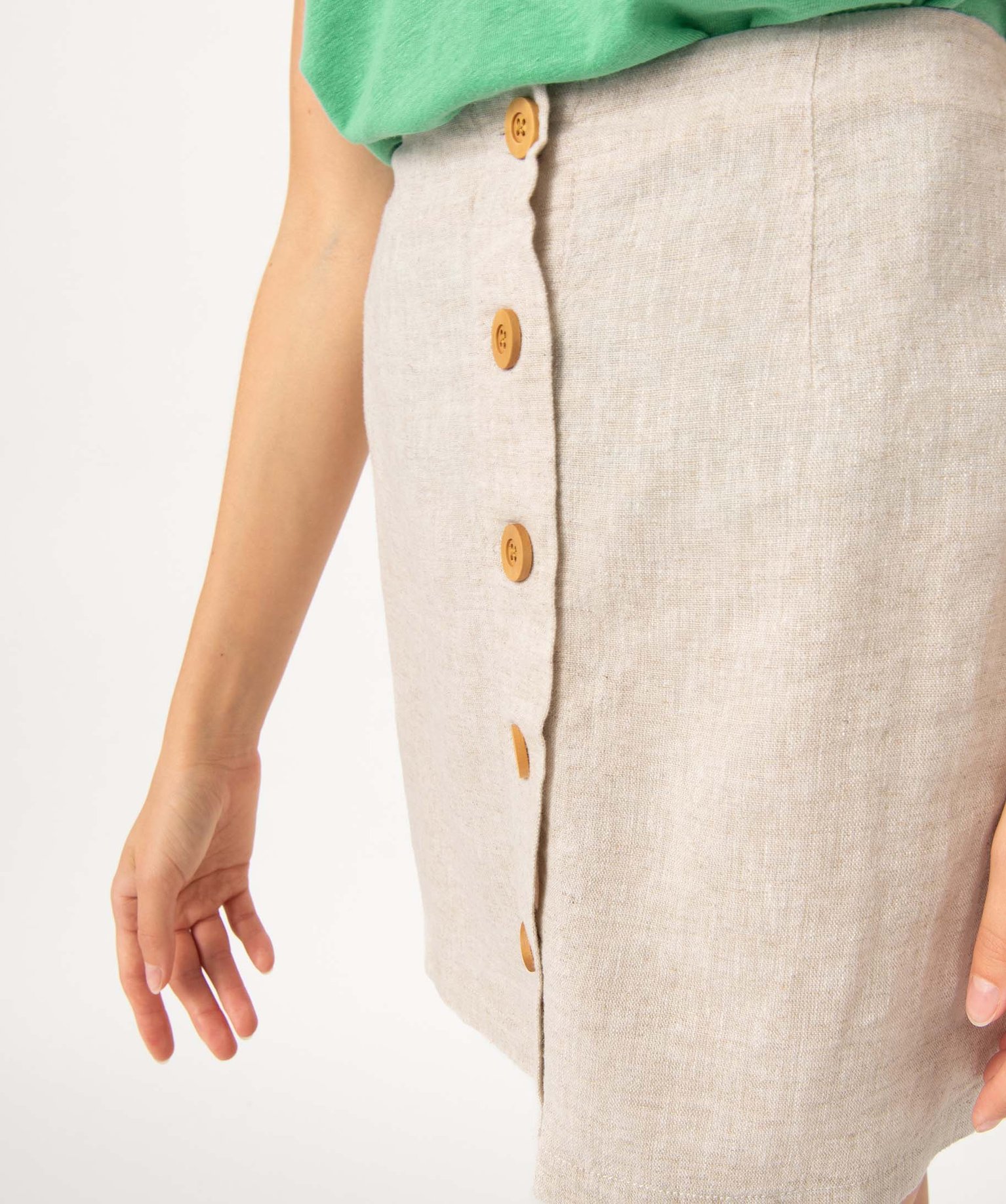 Jupe femme en lin avec boutons sur l’avant beige | GEMO
