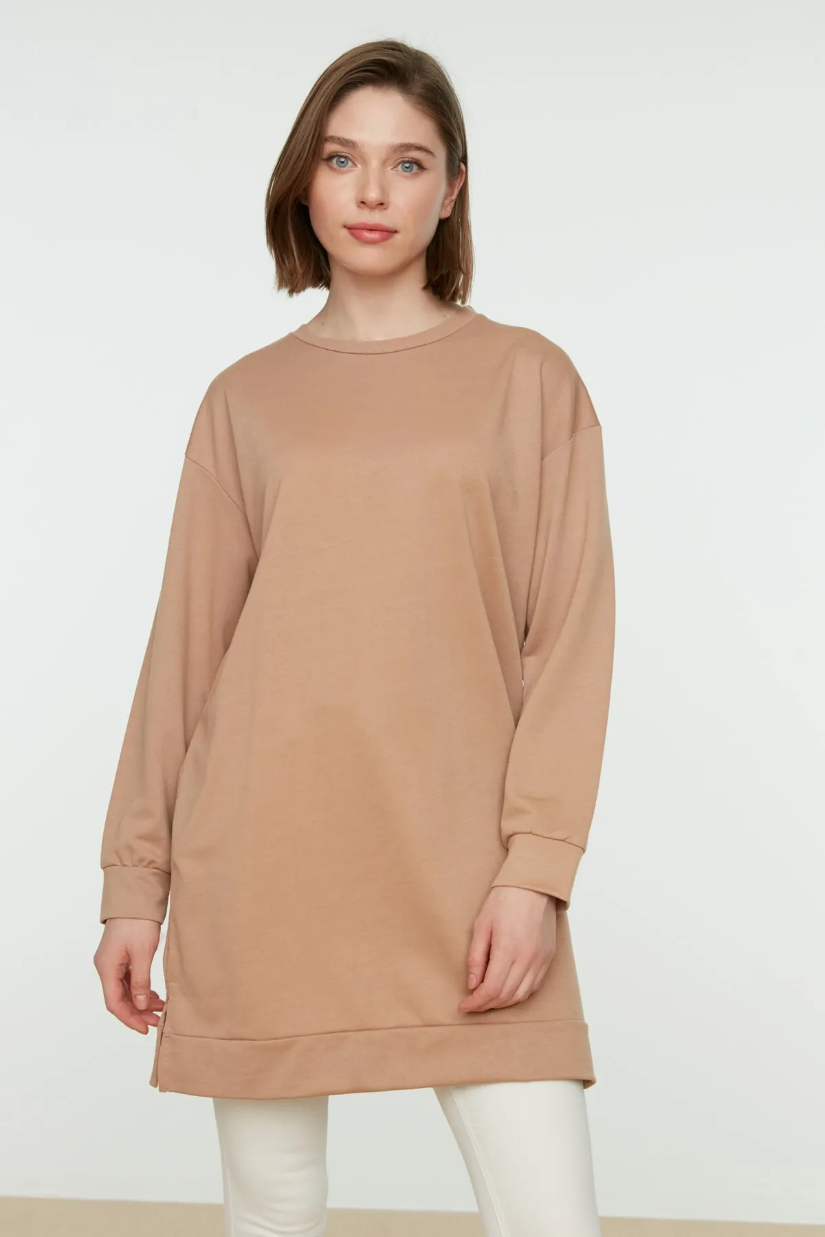 Trendyol Modest  Schwarz-Hellbraunes 2er-Pack Basic-Strick-Sweatshirt mit Rundhalsausschnitt TCTAW22TW0152