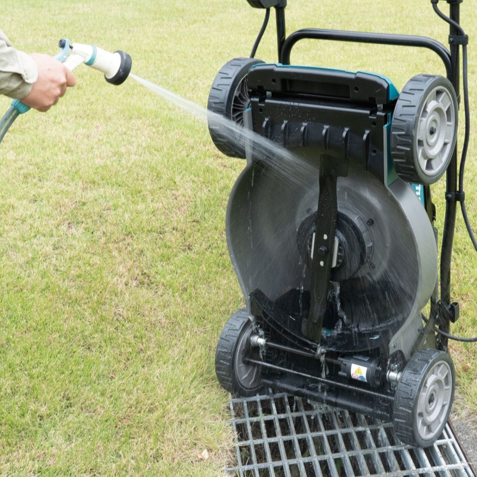 Makita LM003JZ akkus fűnyíró 48 cm önjáró 64 Volt akkumulátor és töltő nélkül