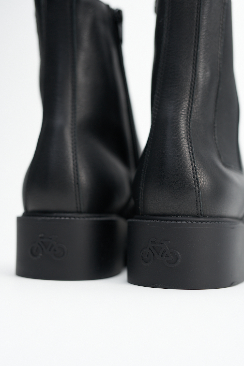CPH576 vitello black