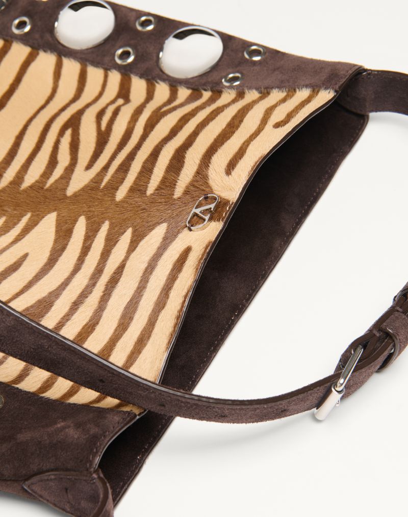 Valentino Garavani Nellcôte skuldertaske i kalveskind med dyreprint og pony-look og frynser