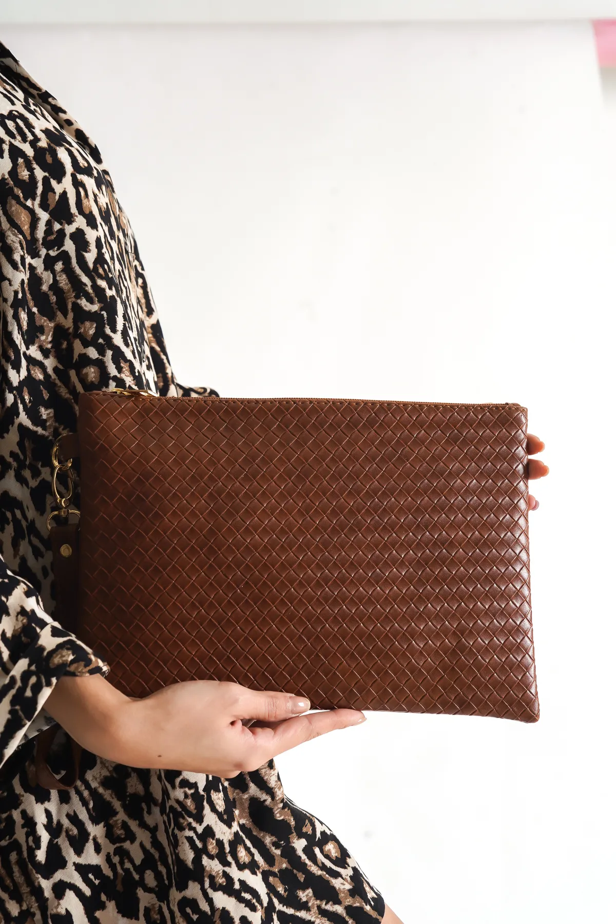 Capone Outfitters  Capone gestrickte gemusterte Paris 814 Tan Damen-Clutch