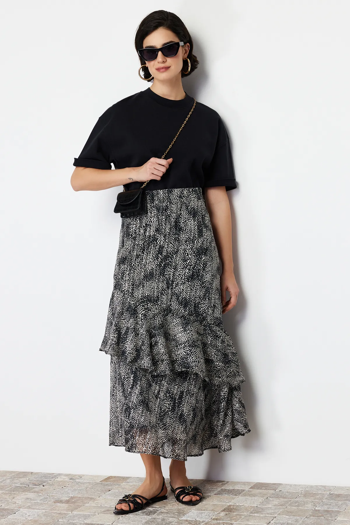 Trendyol Modest  Schwarzer, gefütterter Webrock mit Tiermuster TCTAW24EE00020