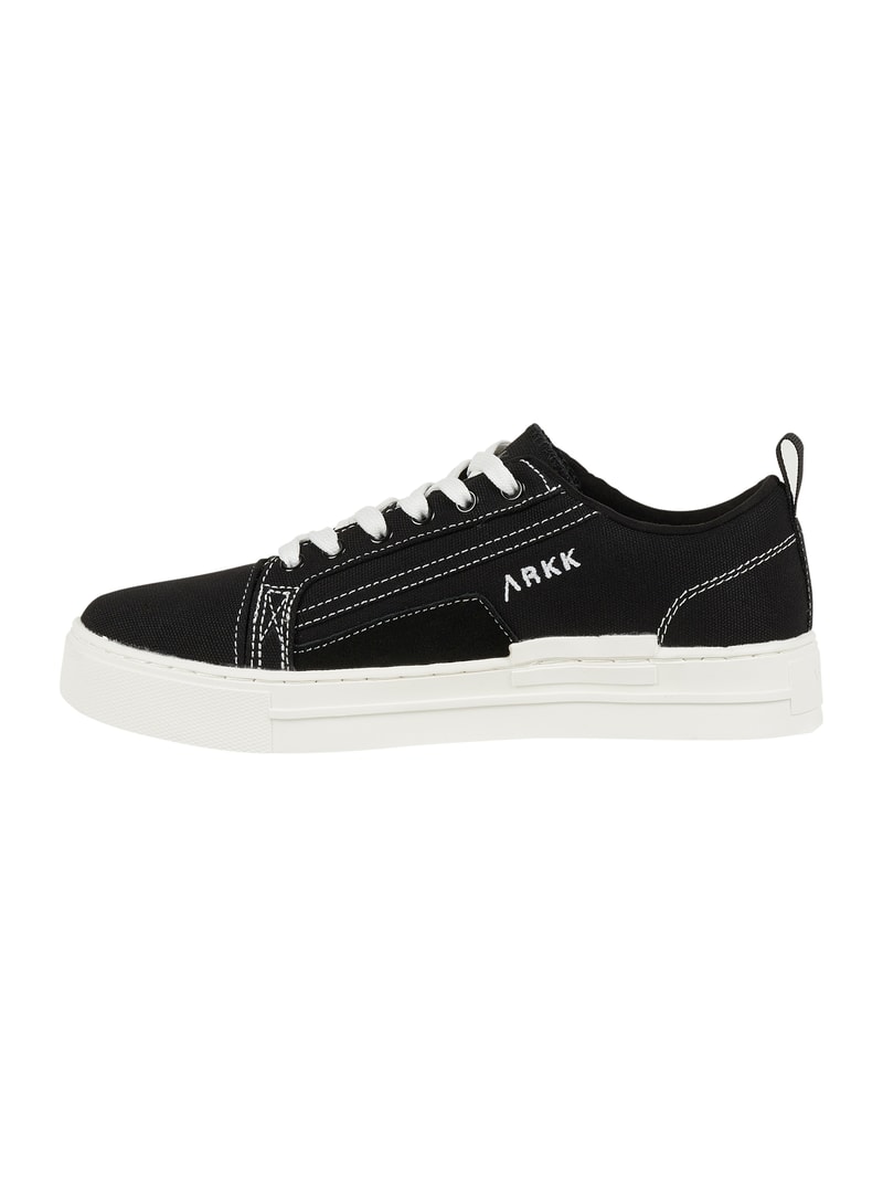 Sneaker mit Schnürverschluss in schwarz