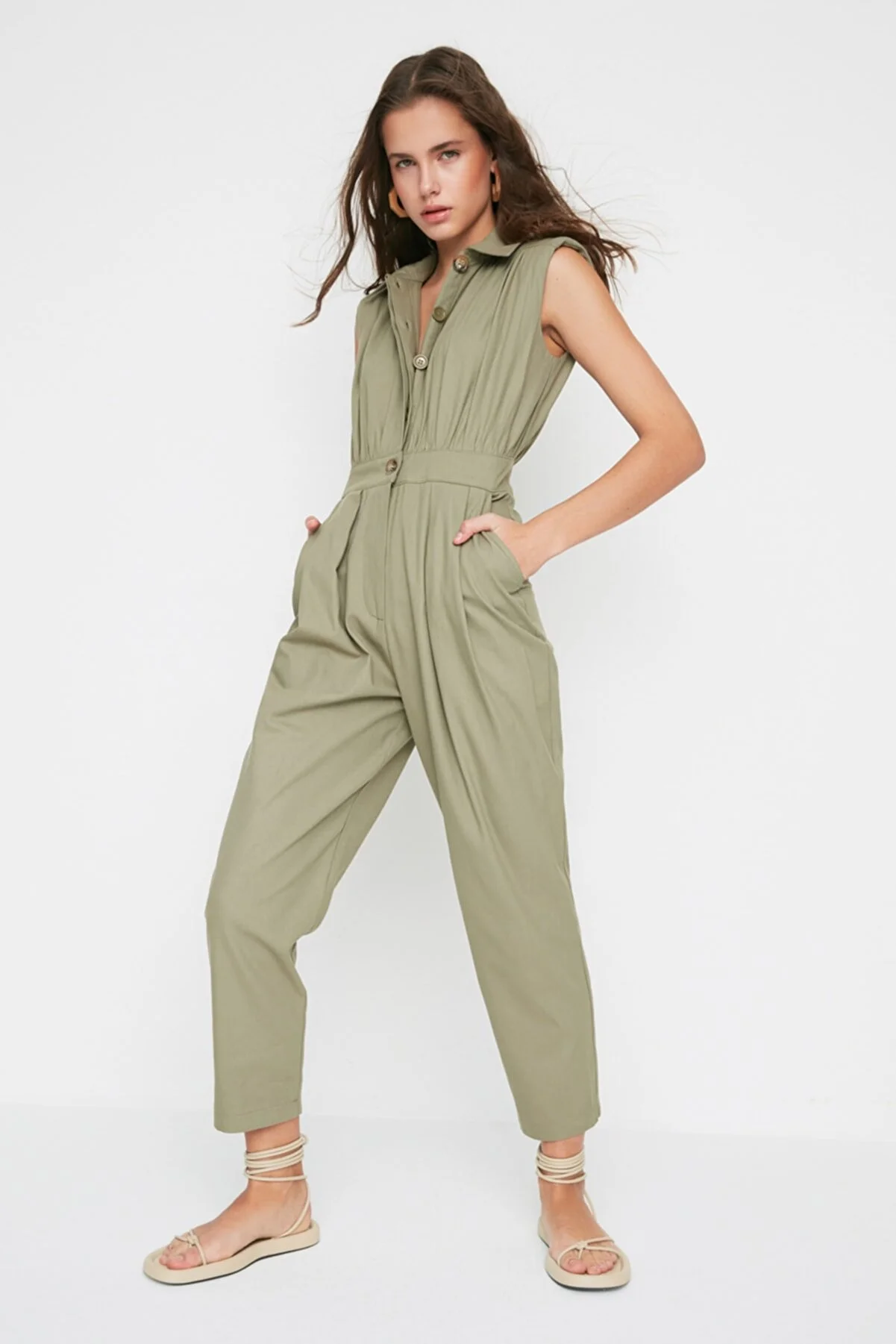 Trendyol Collection  Khakifarbener Maxi-Weboverall mit Hemdkragen TWOSS21TU0233