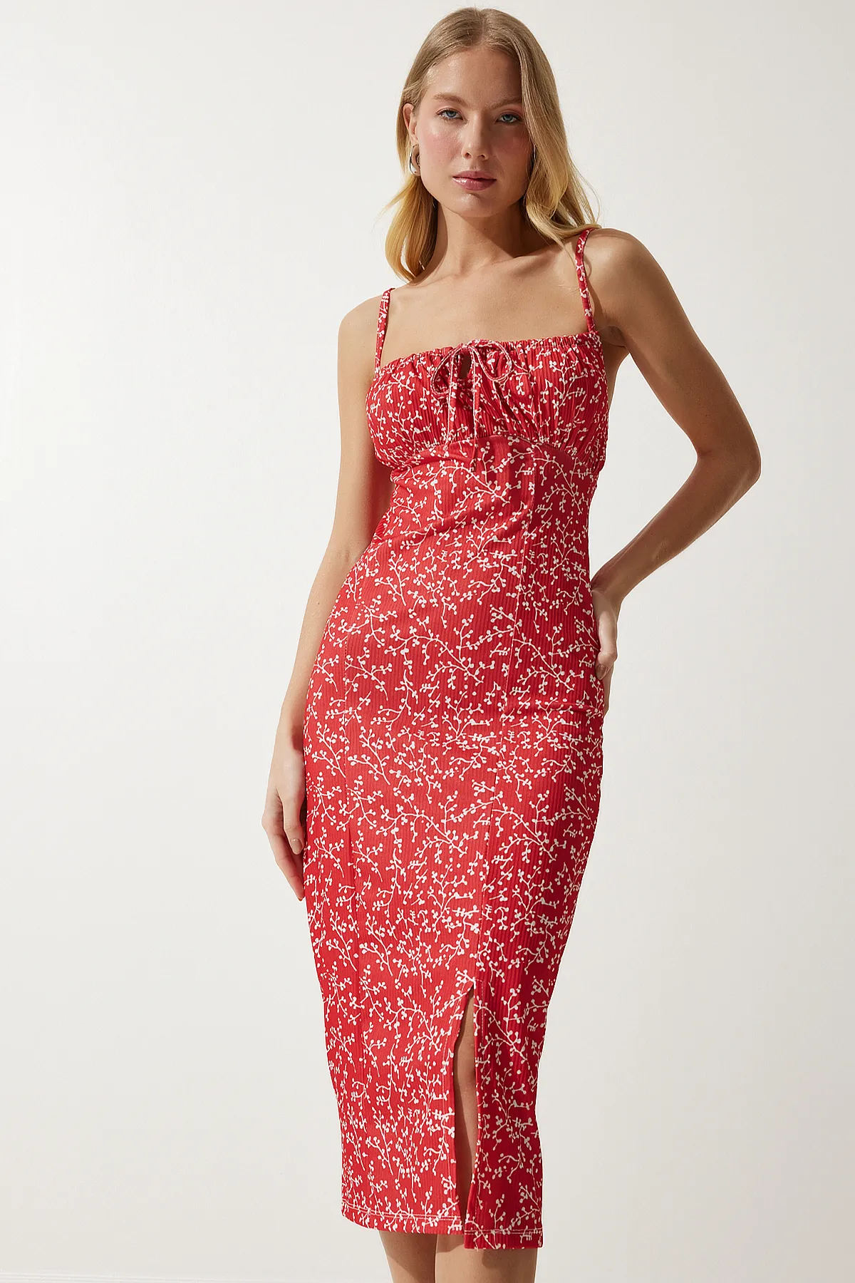 Happiness İstanbul  Damen-Sommerstrickkleid mit Schlitz in Rot und Weiß CI00029