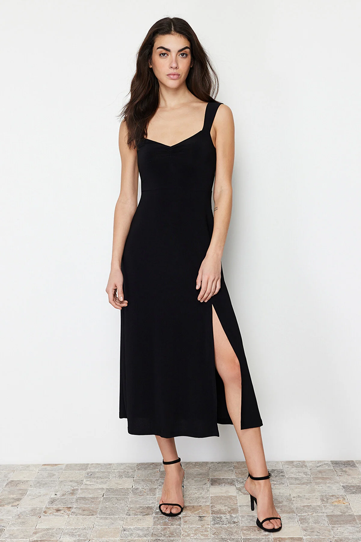 Trendyol Collection  Schwarz Gerade TWOSS24EL00412