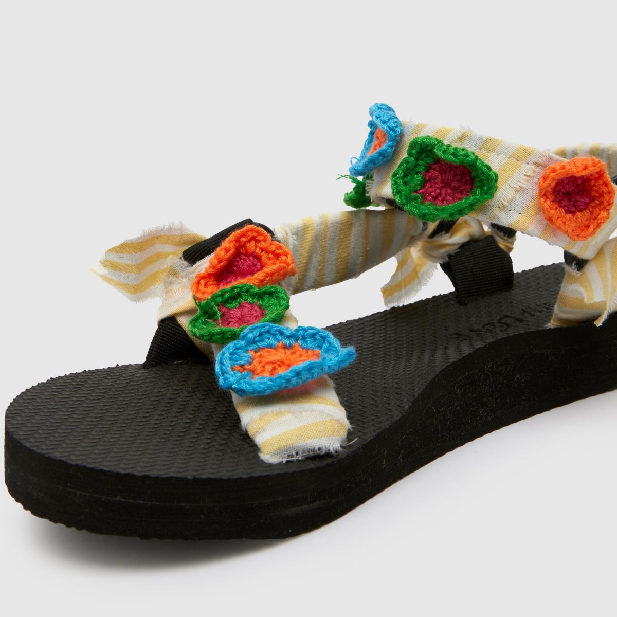 ARIZONA LOVE – Trekky – Gula, randig blommig sandaler