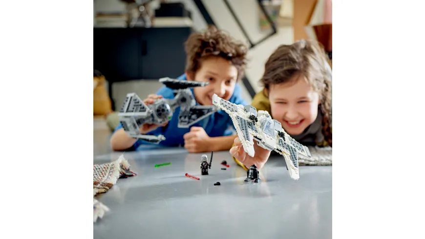 LEGO Star Wars 75348 Mandalorianischer Fang Fighter vs. TIE Interceptor
