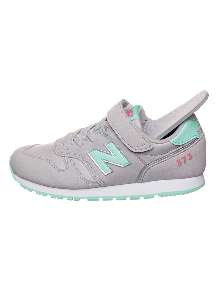 New Balance Sneakers in Grau günstig kaufen