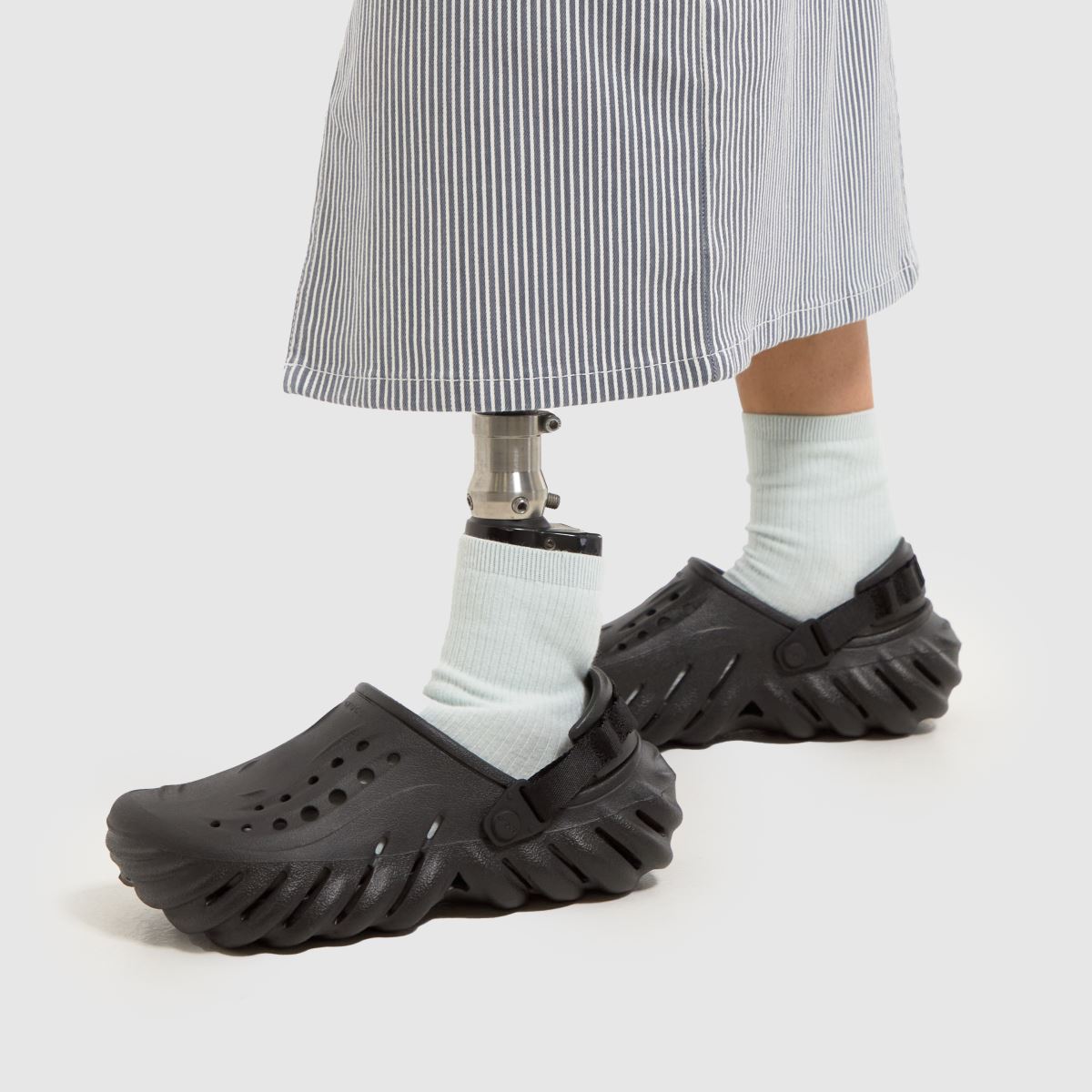 Crocs Echo klumpa szandál fekete színben