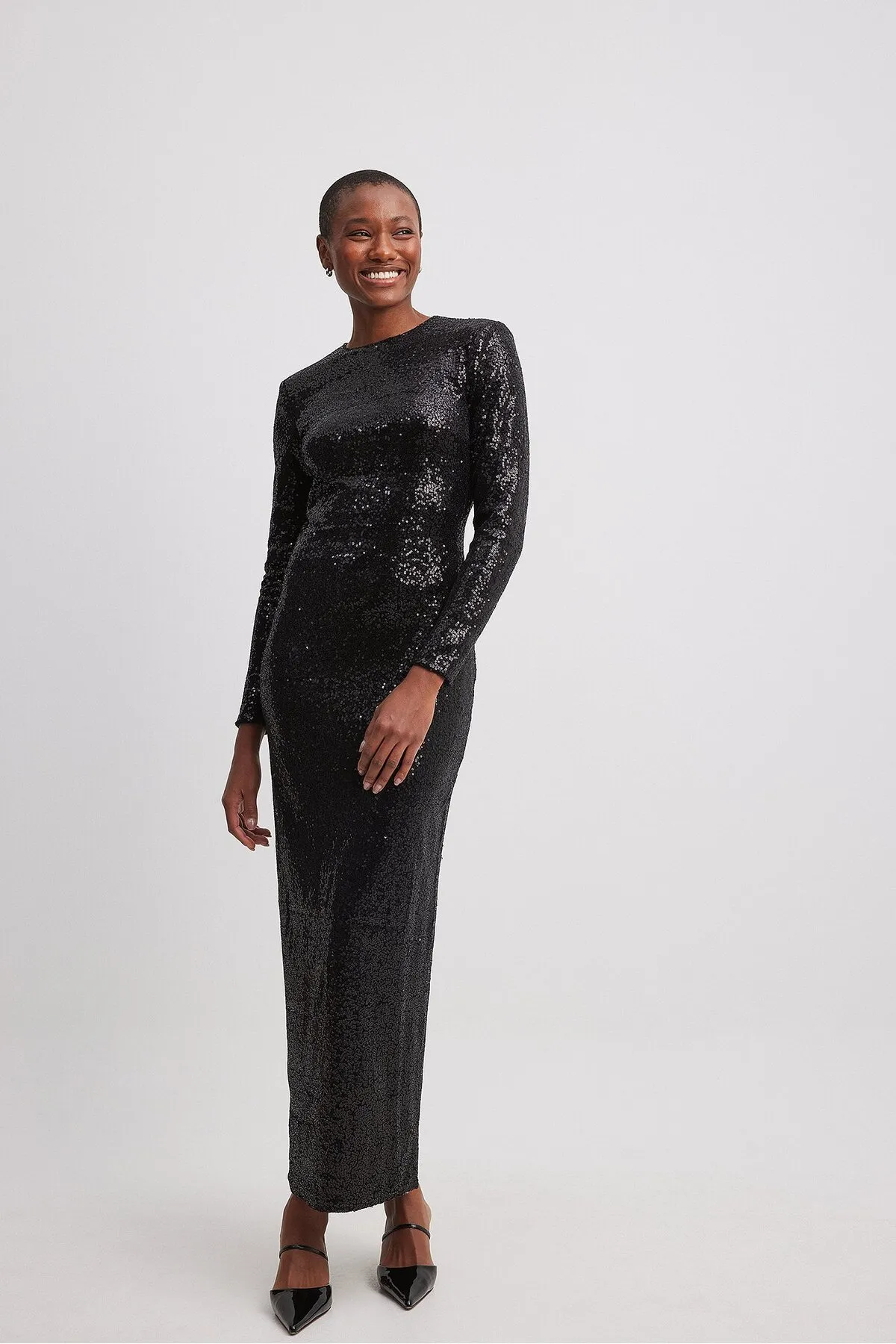 NA-KD  Maxikleid aus Samt mit Pailletten