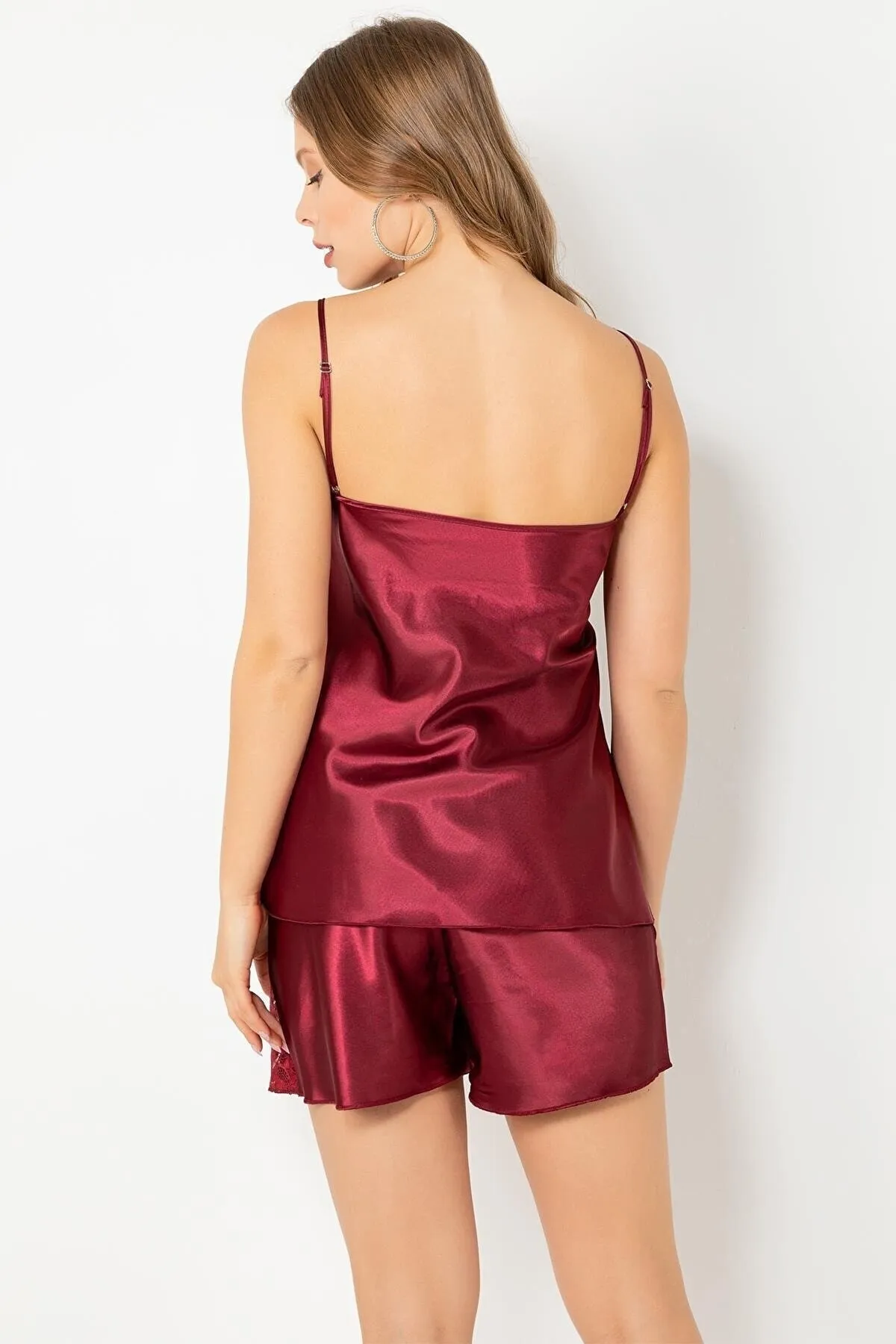 Miorre  Shorts aus Satin mit dünnen Trägern und Spitze, neue Saison